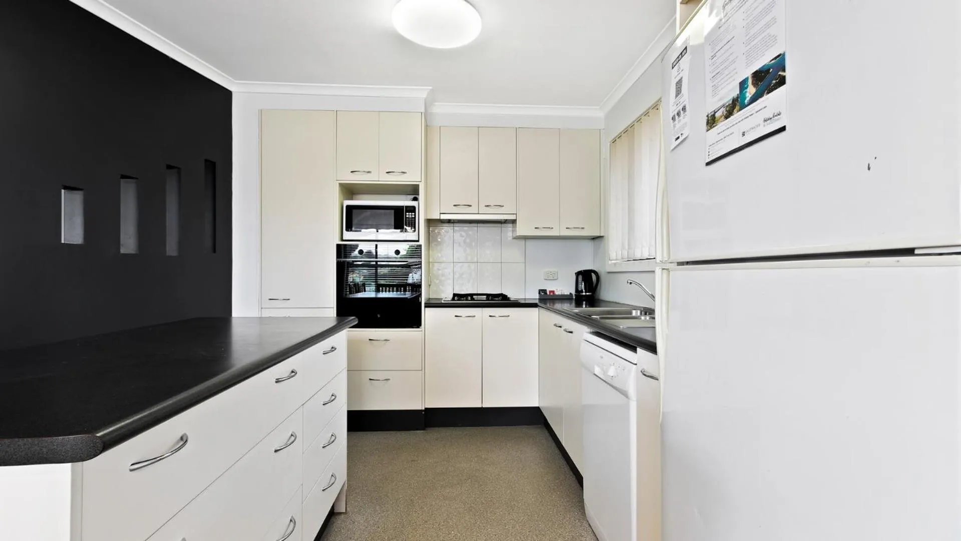Kitchen or kitchenette in Ocean Bridge Lakes Entrance