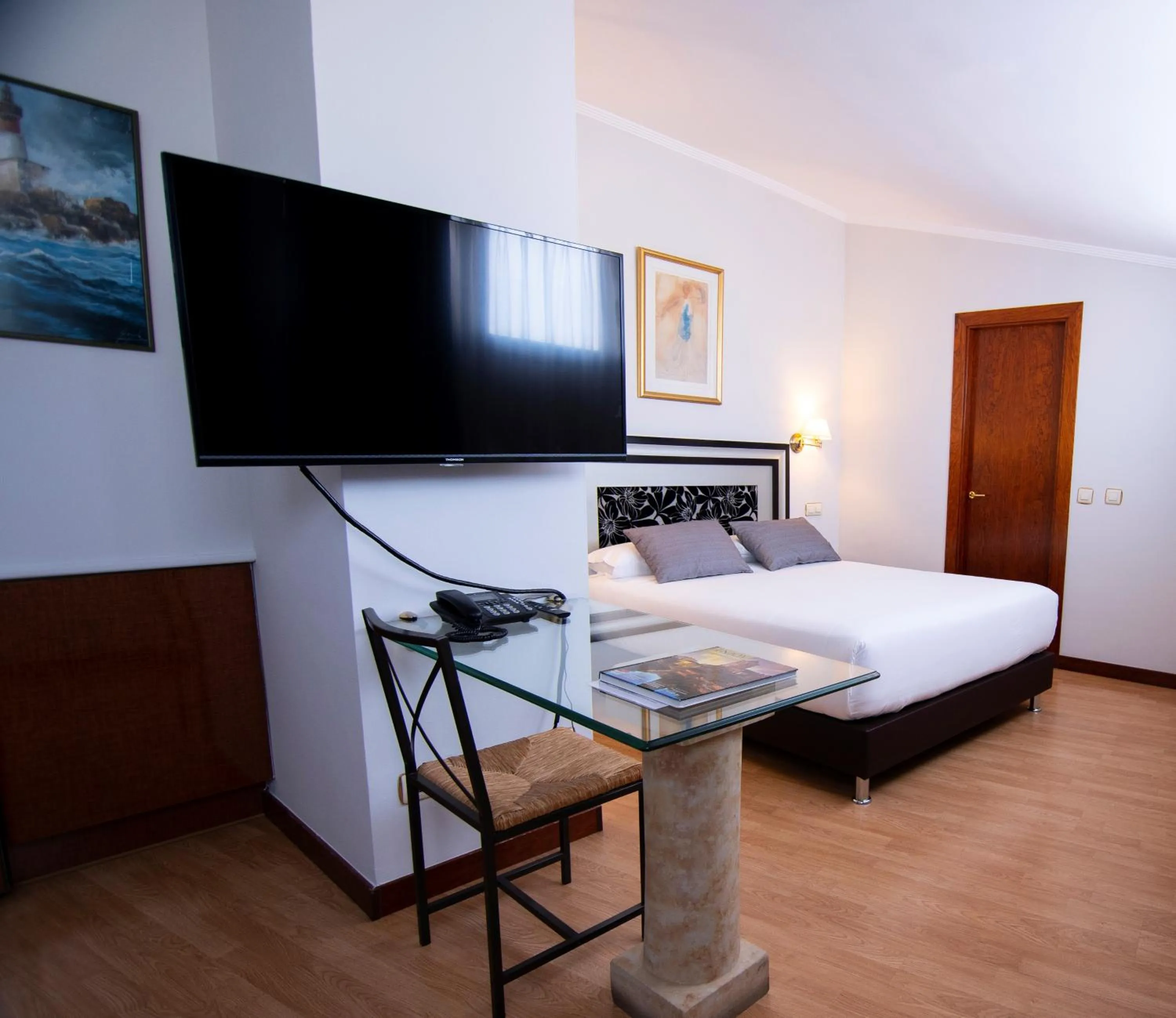 TV and multimedia, Bed in Hotel Rua Salamanca
