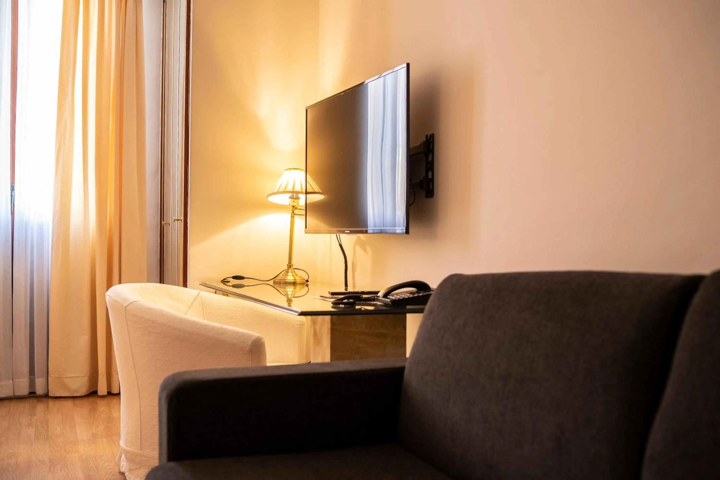TV and multimedia in Hotel Rua Salamanca