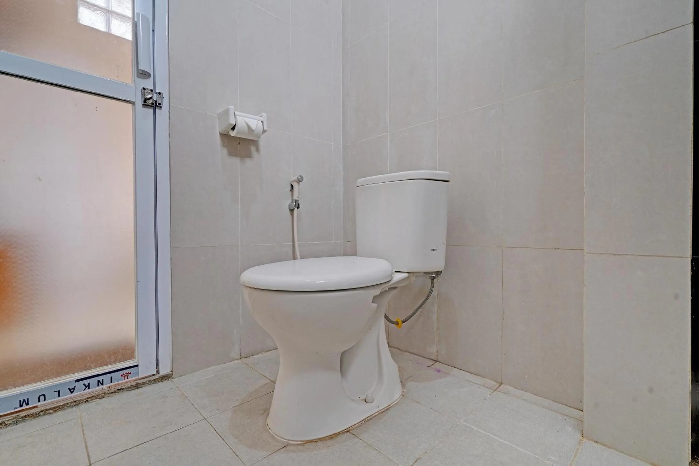 Bathroom in OYO 92023 Singgasana Cipelah Syariah