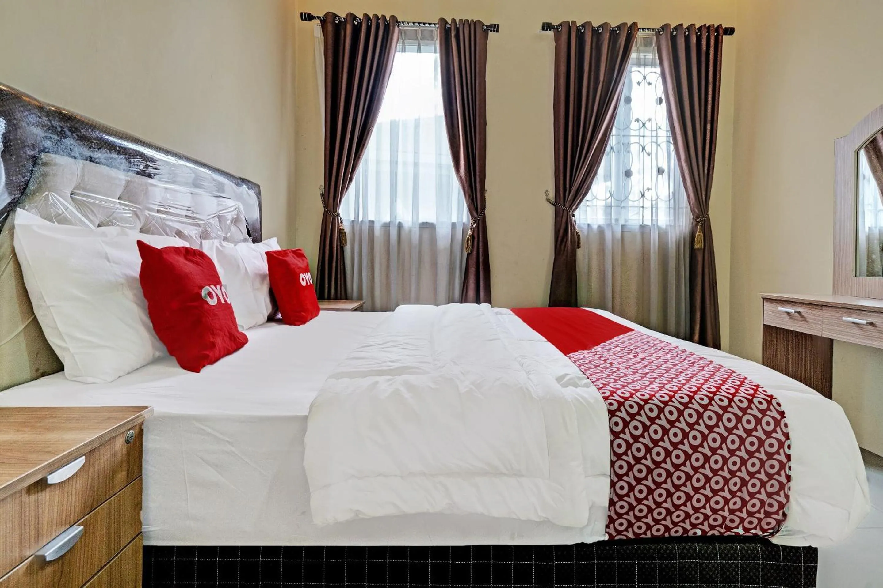 Bedroom in OYO 92023 Singgasana Cipelah Syariah