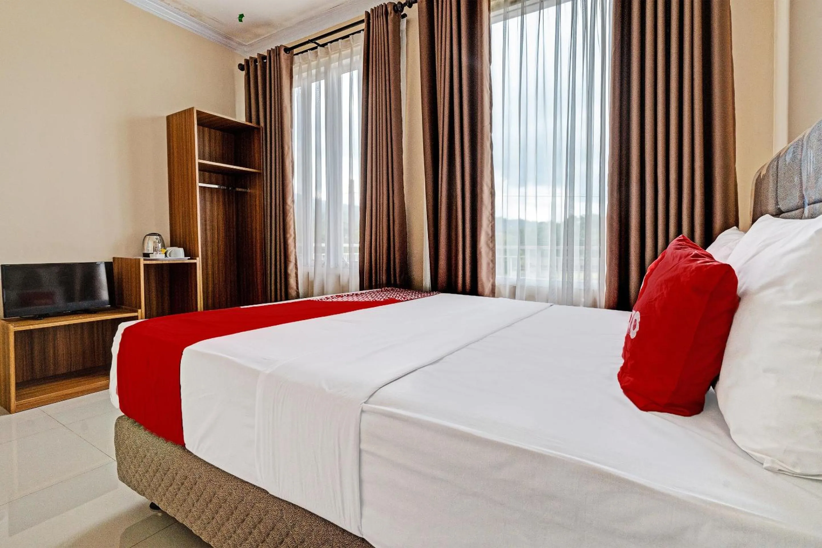 Bedroom in OYO 92023 Singgasana Cipelah Syariah