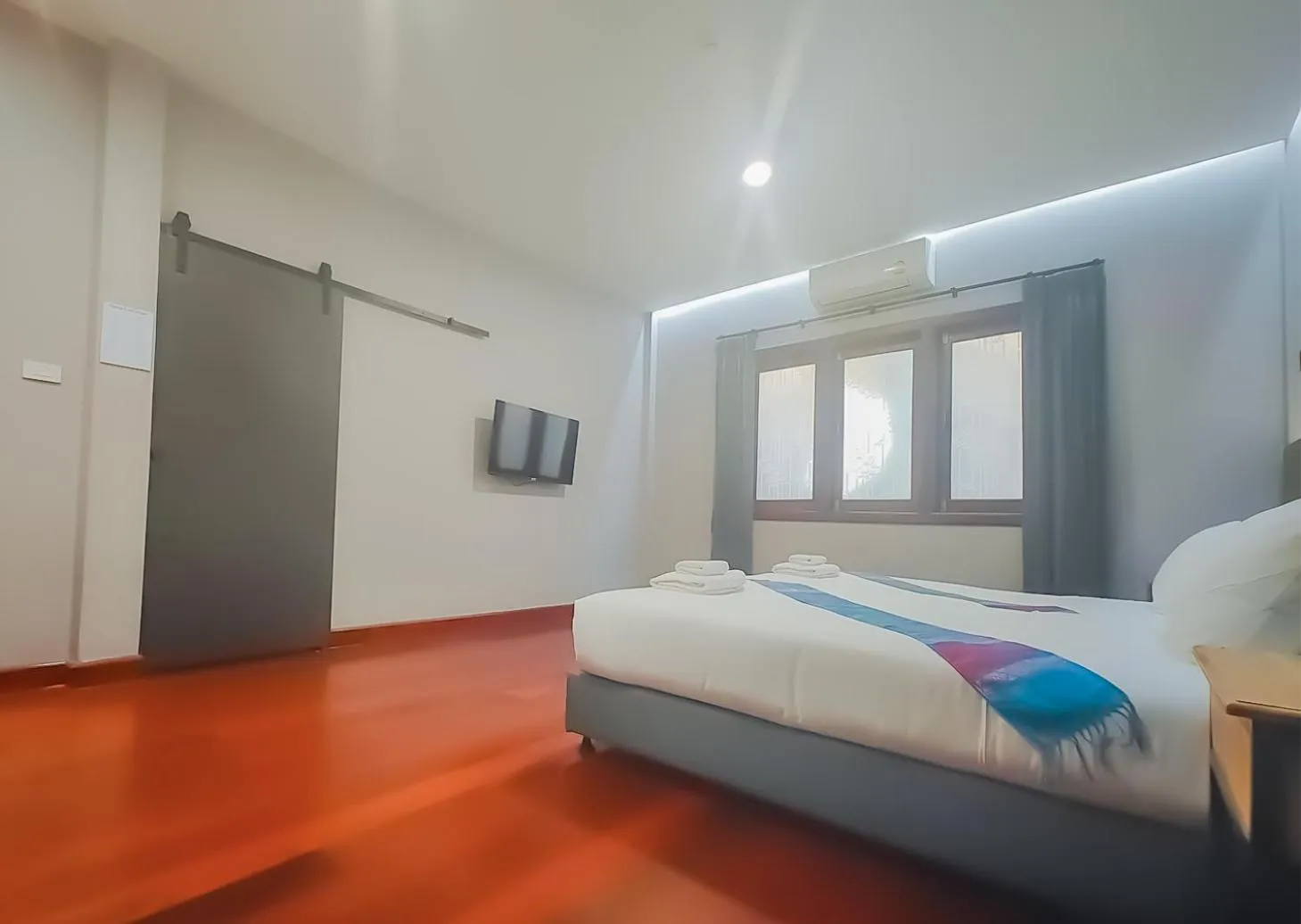 Bed in The Riva Vientiane Hotel