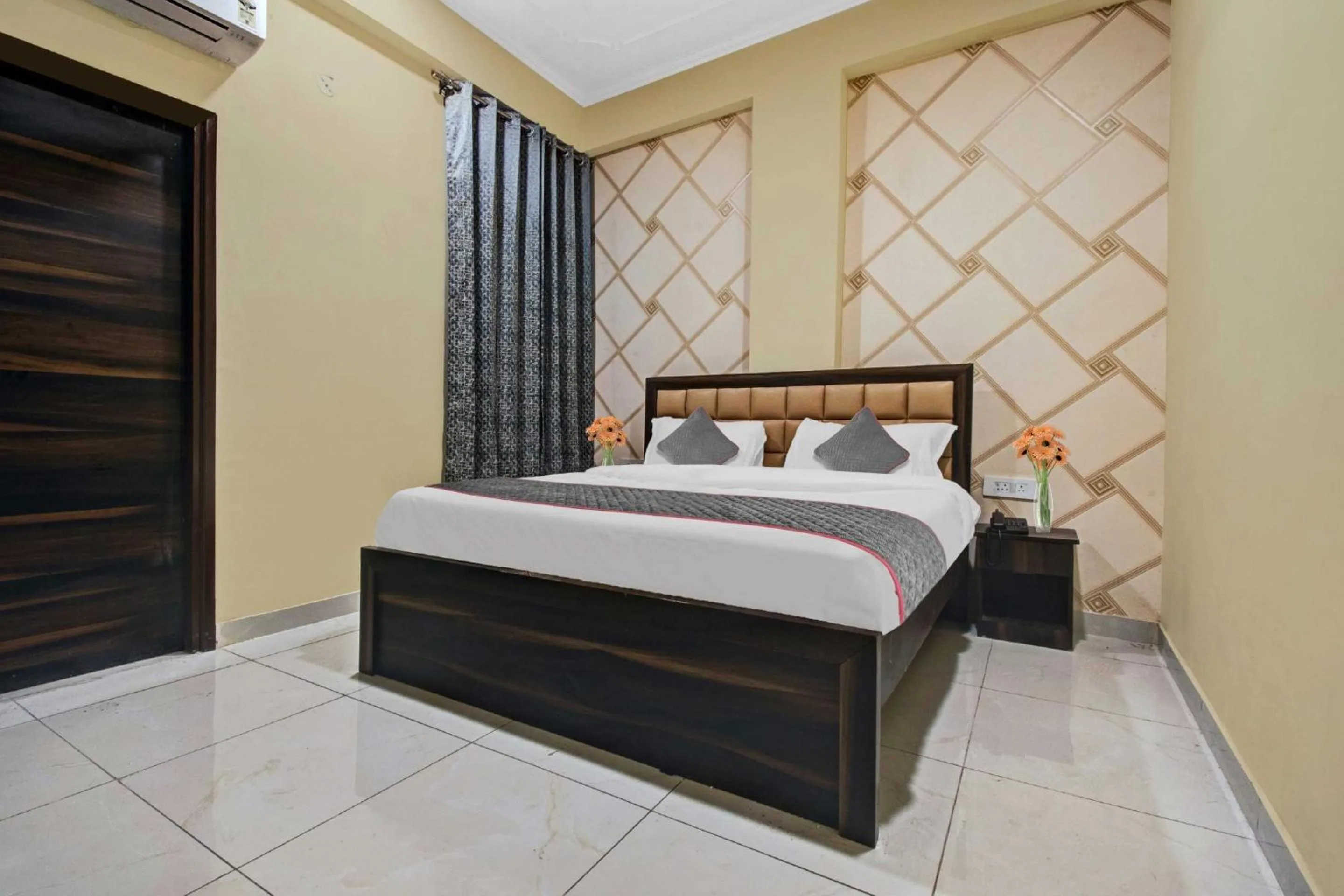 Bedroom, Bed in Collection O Aloft