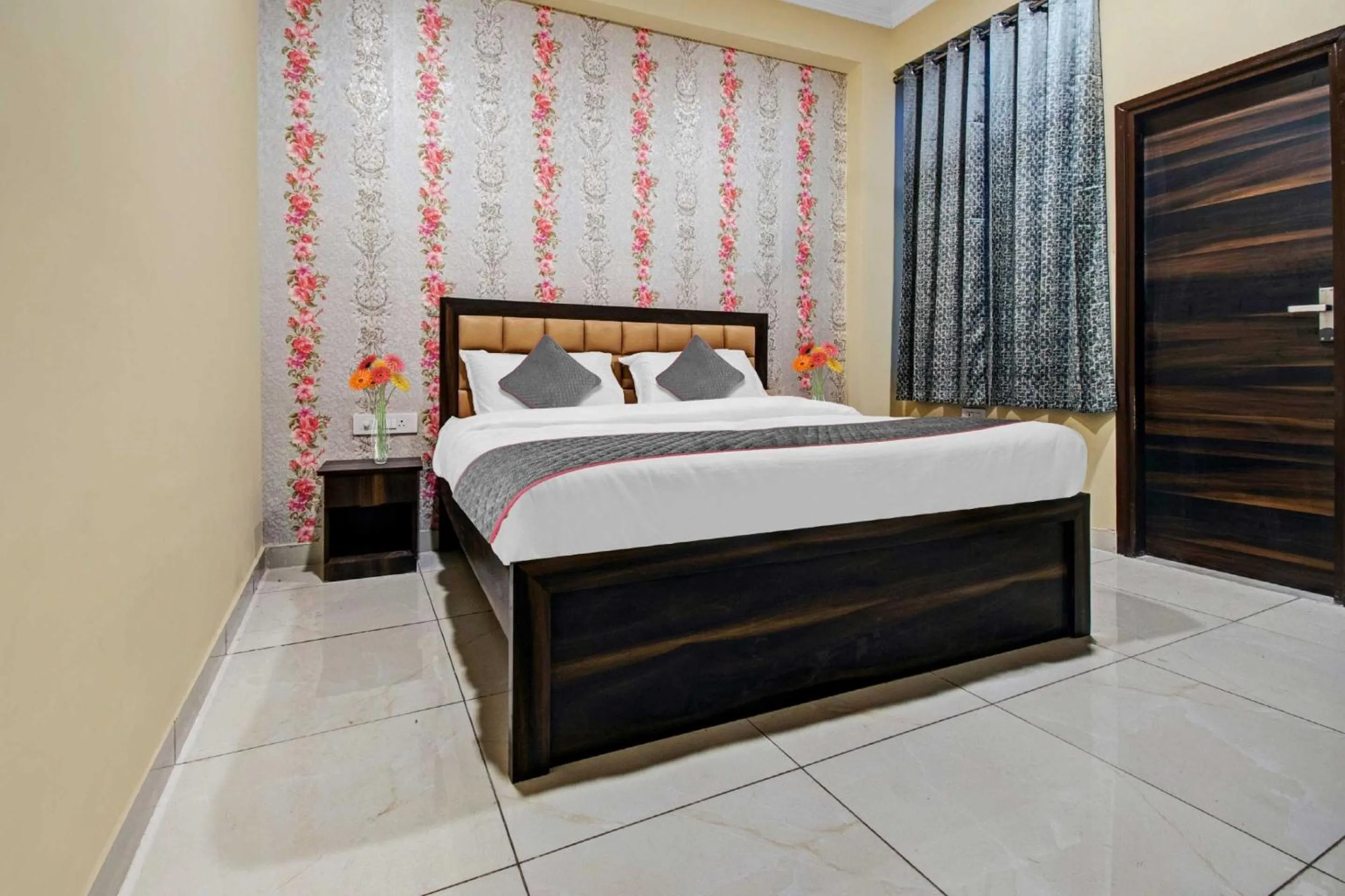 Bedroom, Bed in Collection O Aloft