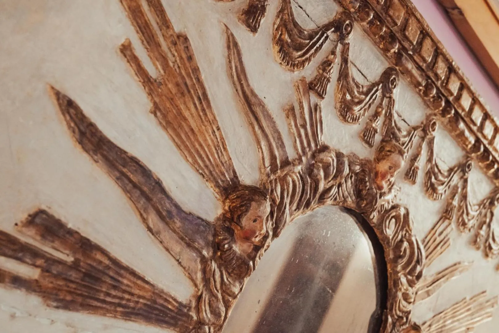 Decorative detail in II Guelfo Bianco