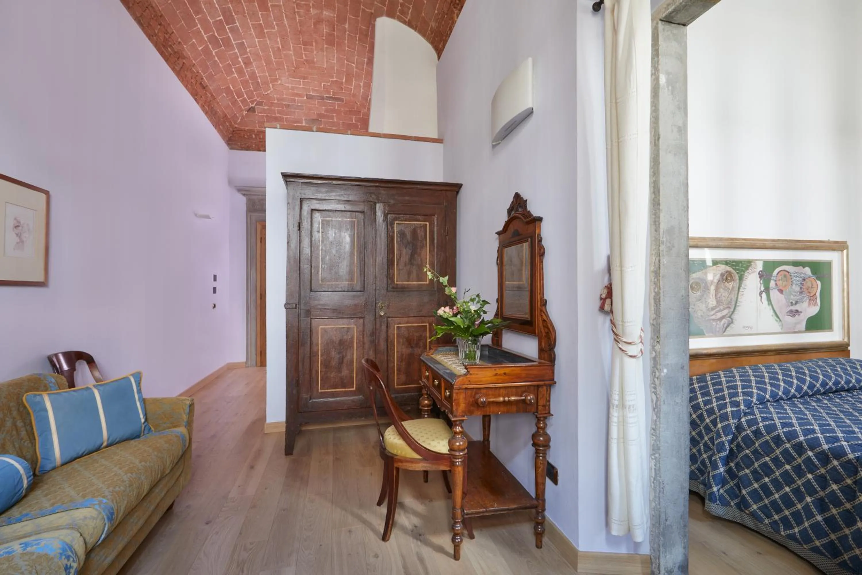 Seating area in II Guelfo Bianco