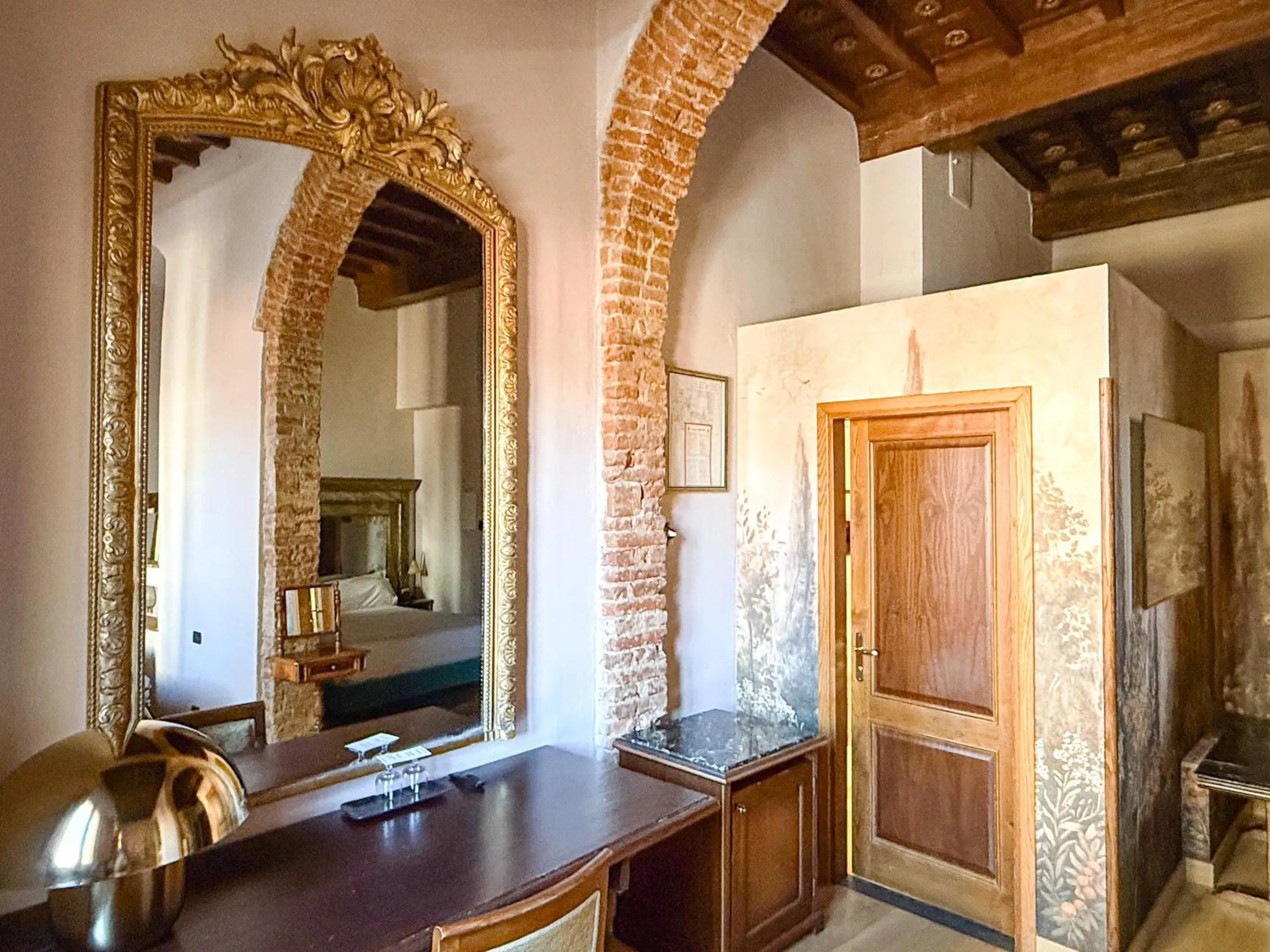 Decorative detail in II Guelfo Bianco