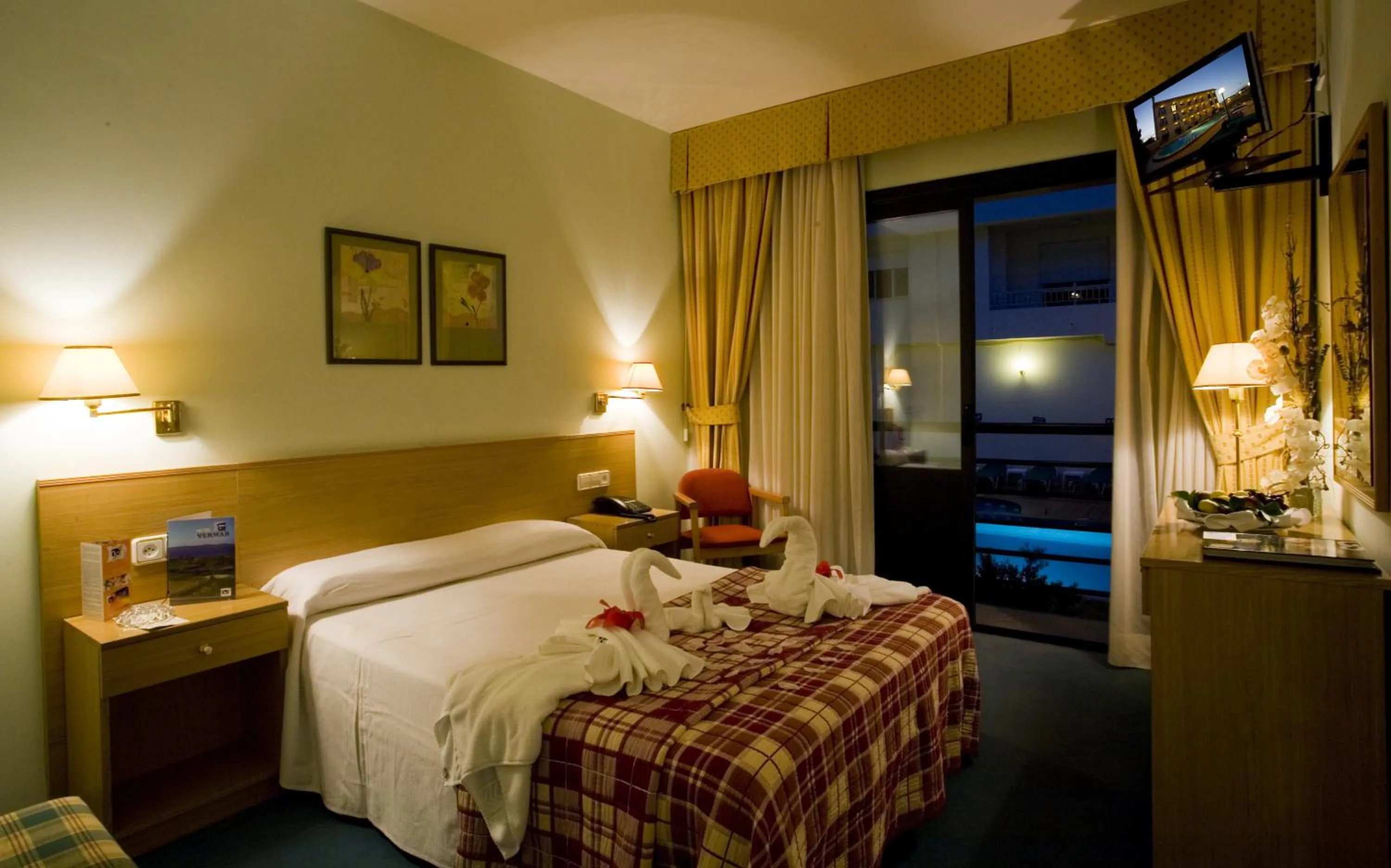 Bed in Hotel Oca Vermar