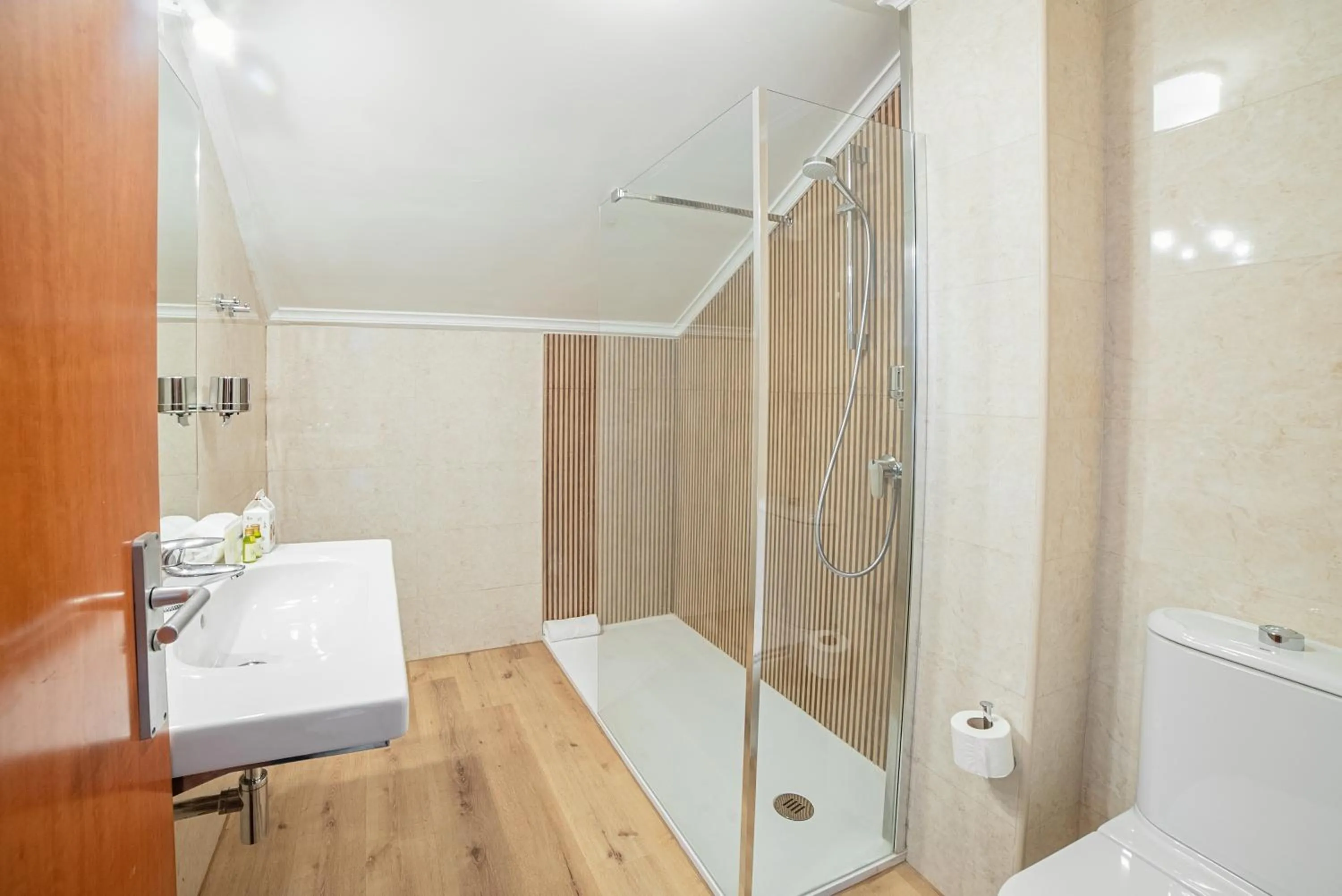 Shower in Playas de Liencres - Hotel & Apartamentos