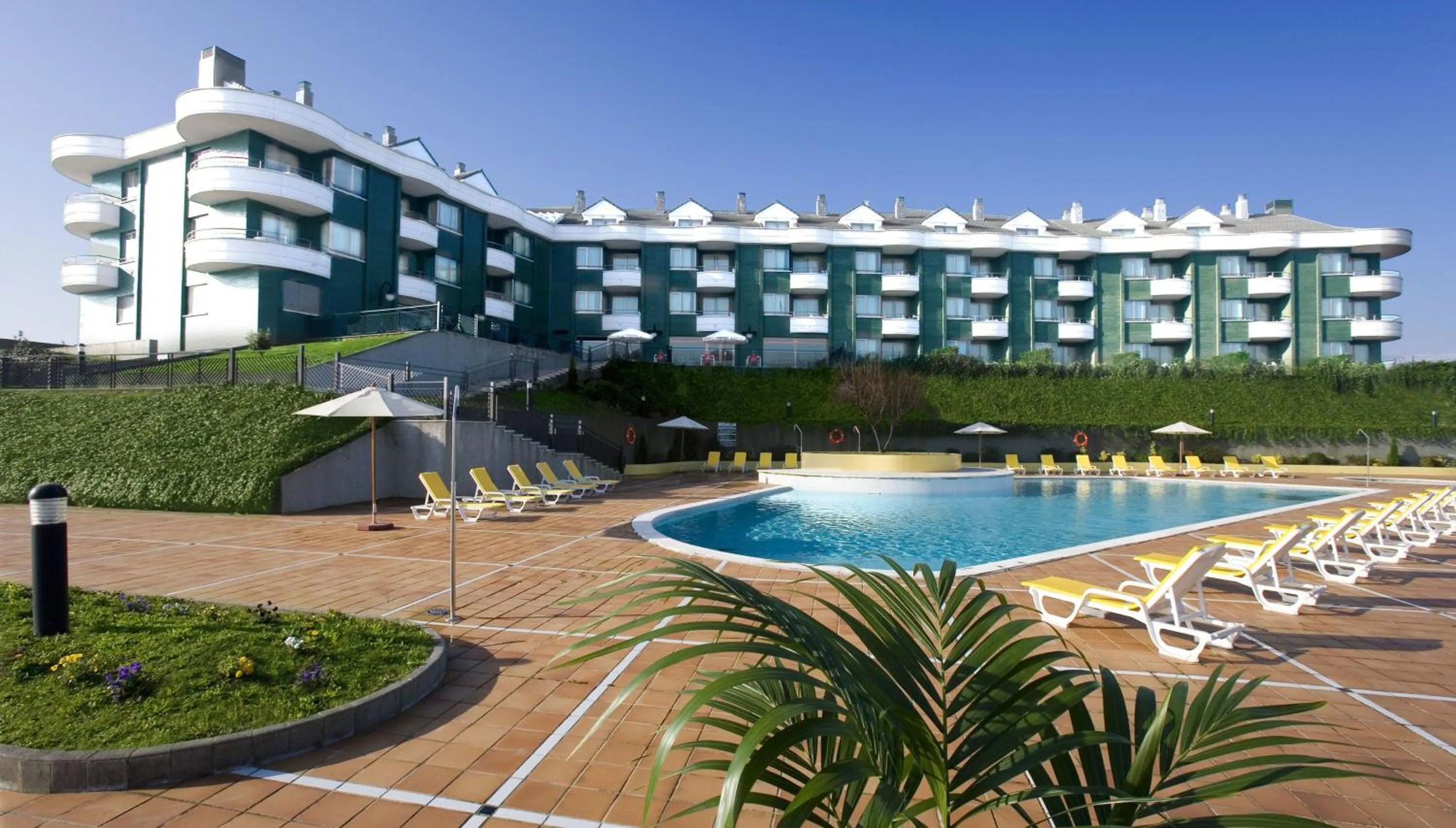 Property building in Playas de Liencres - Hotel & Apartamentos