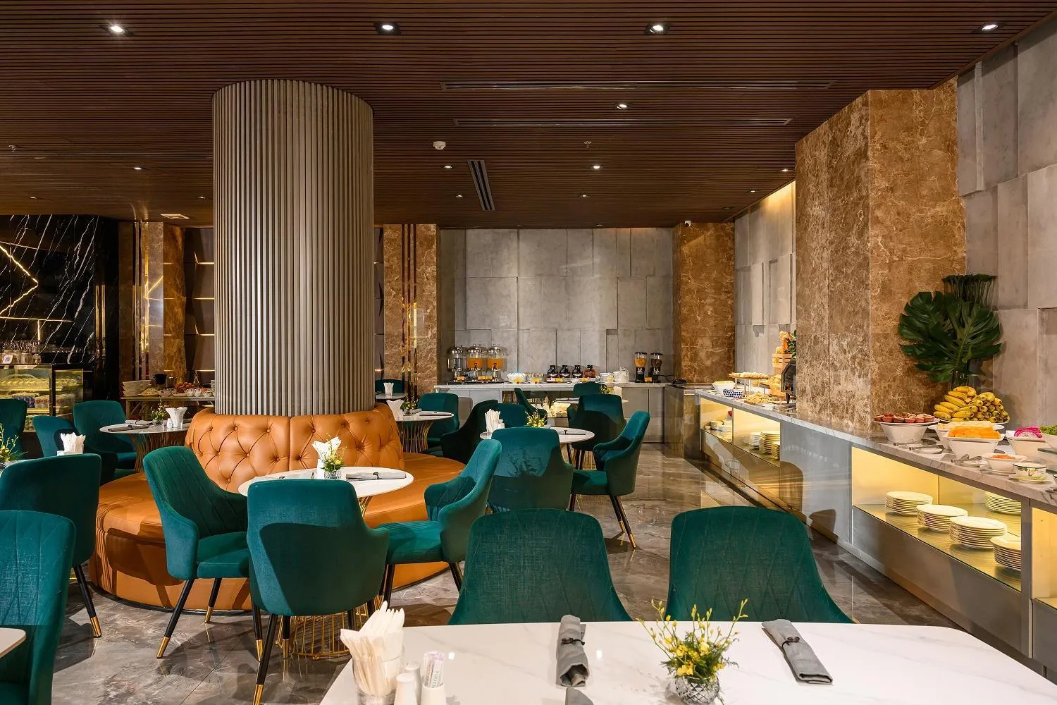 Restaurant/places to eat in Acnos Hotel