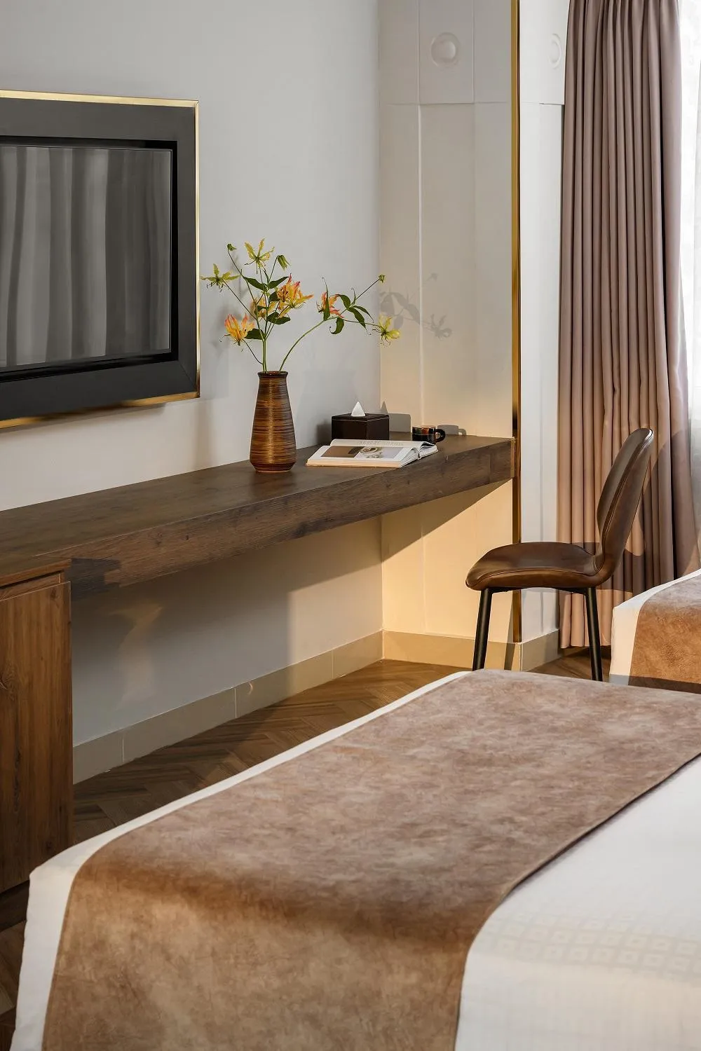 TV and multimedia, Bed in Acnos Hotel