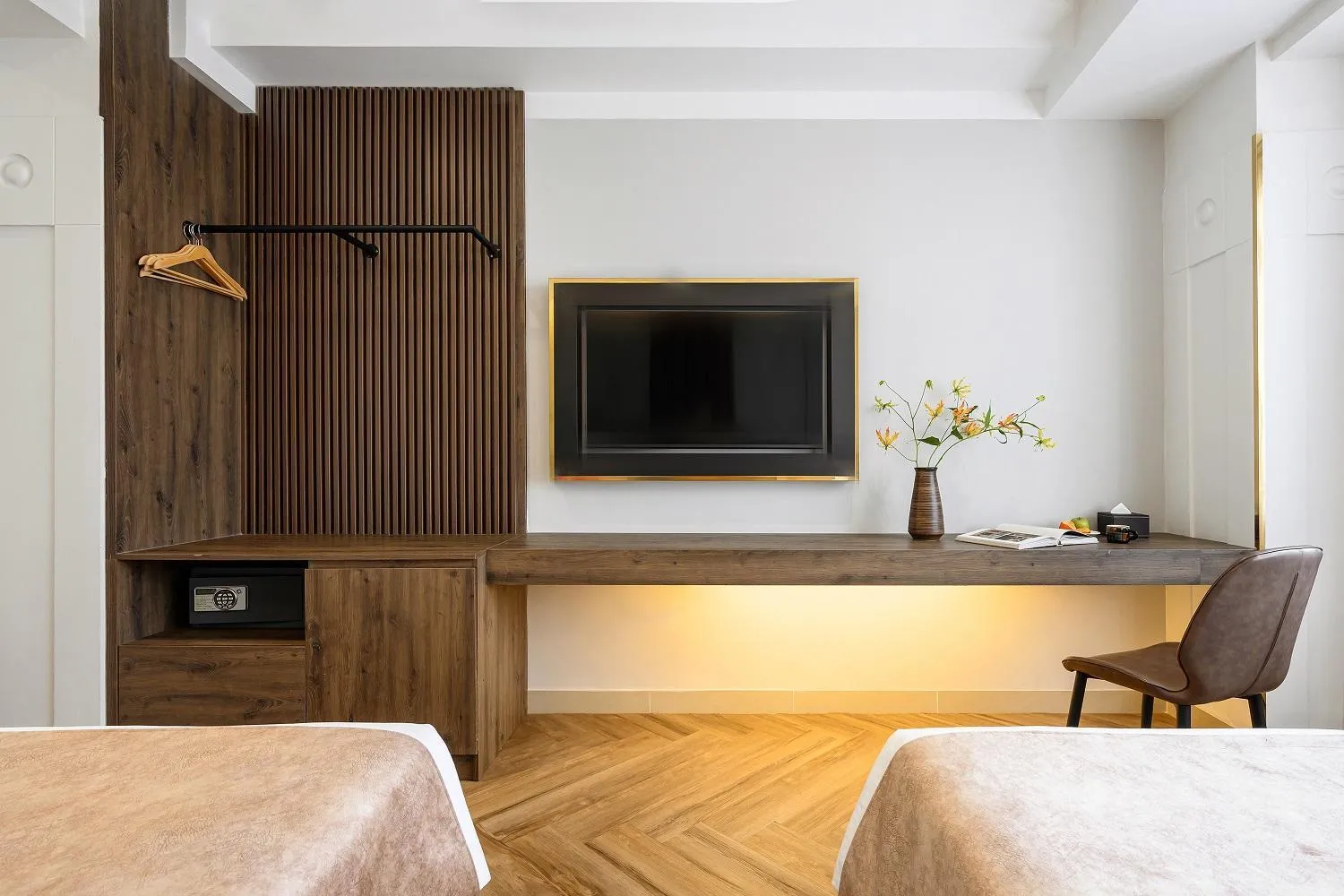 TV and multimedia, Bed in Acnos Hotel