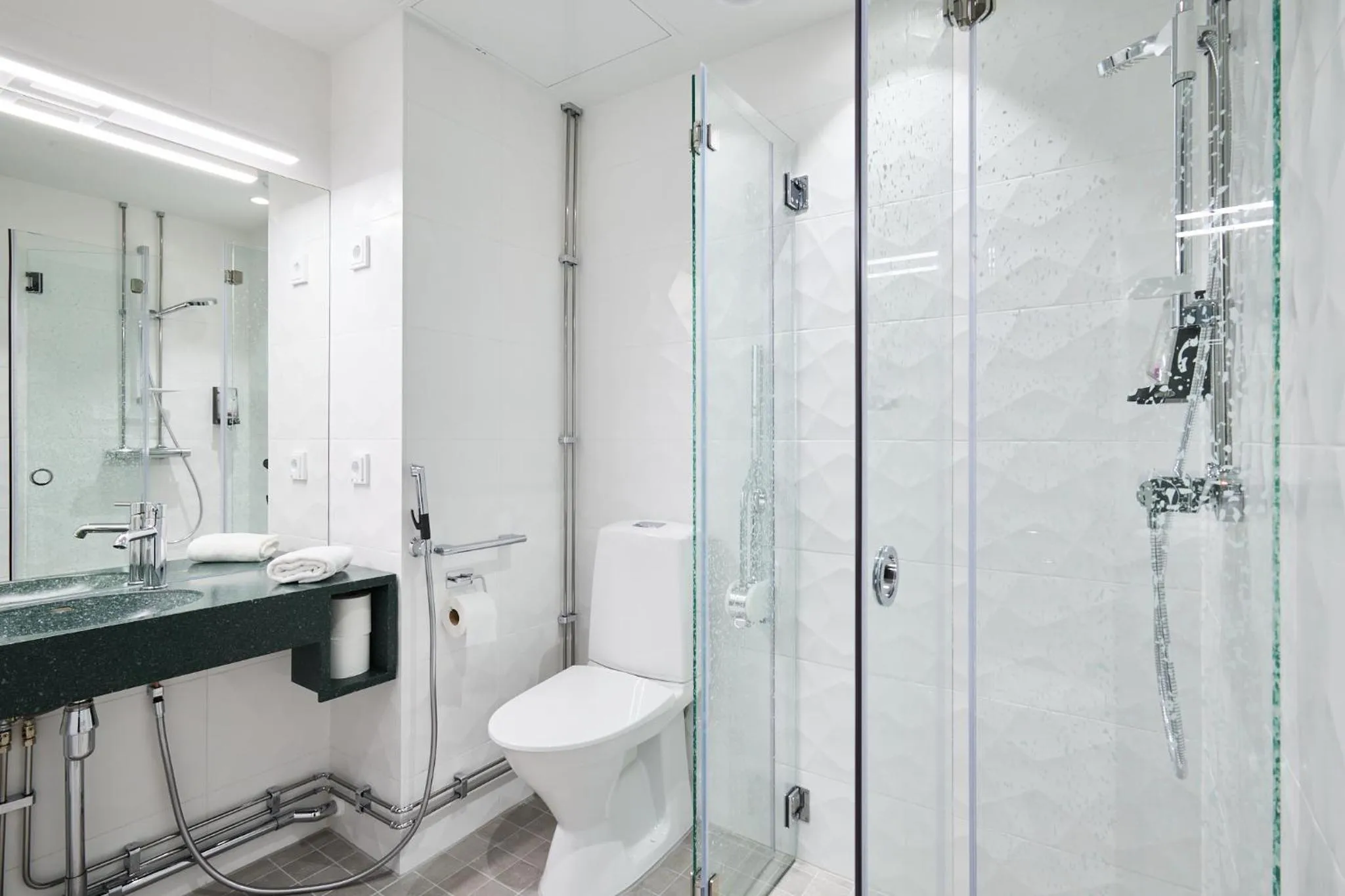 Shower in Hotel Linnasmäki