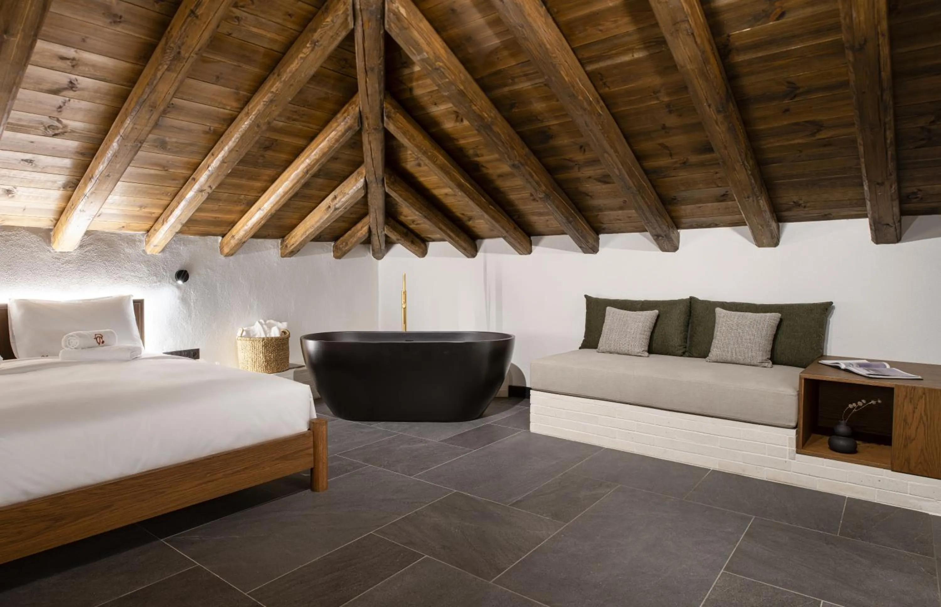 Bed in Unedo All Seasons Boutique Hotel