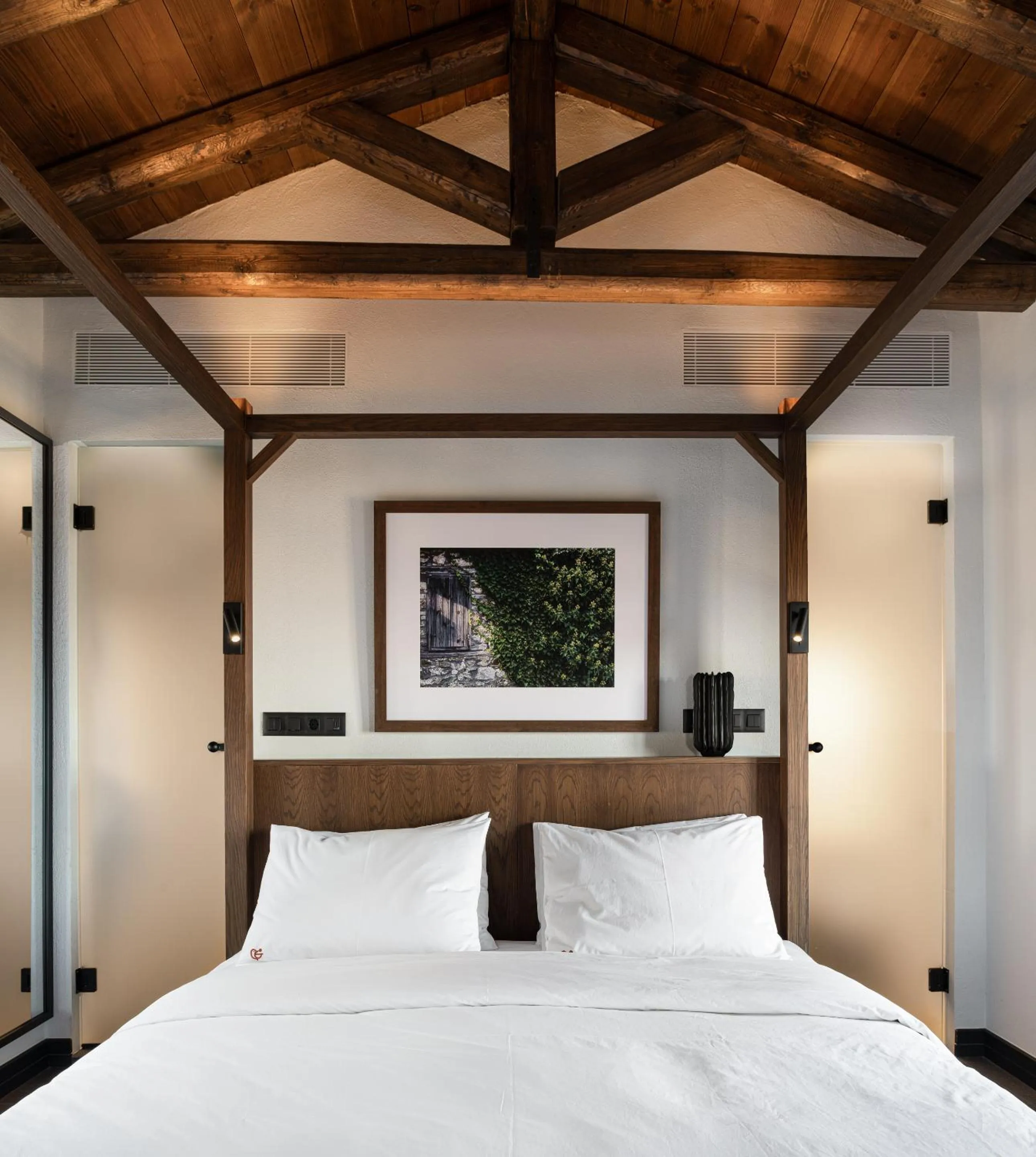 Bed in Unedo All Seasons Boutique Hotel