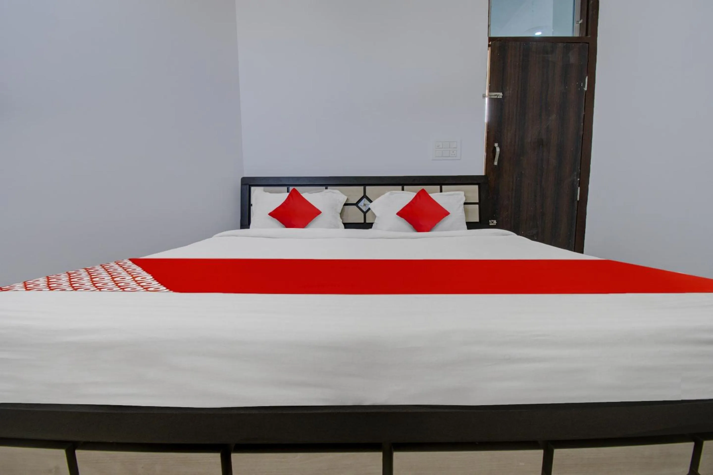 Facade/entrance in Hotel O Star Rest Hotel