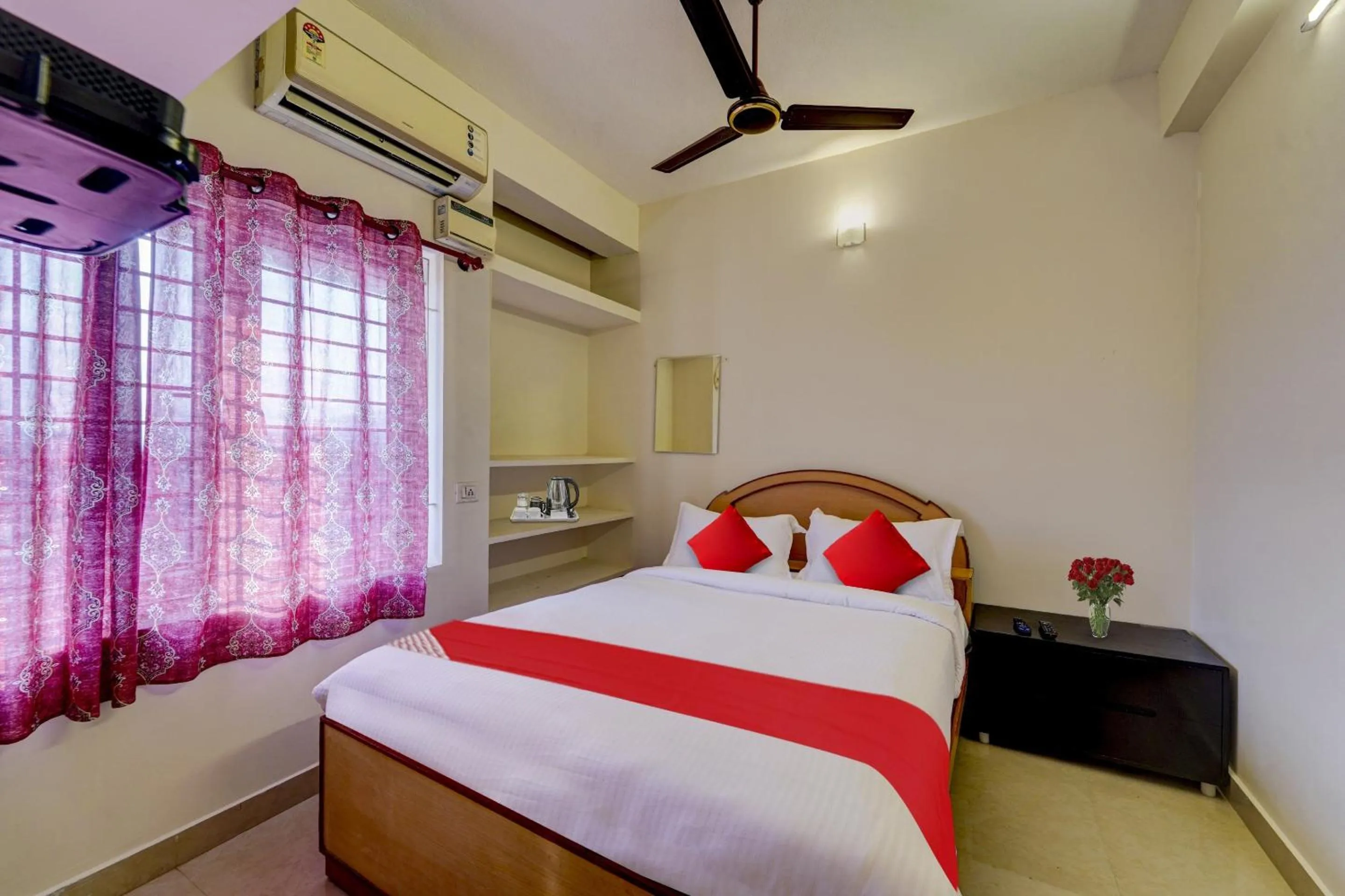 Bedroom, Bed in Hotel O Senthamizh Residency