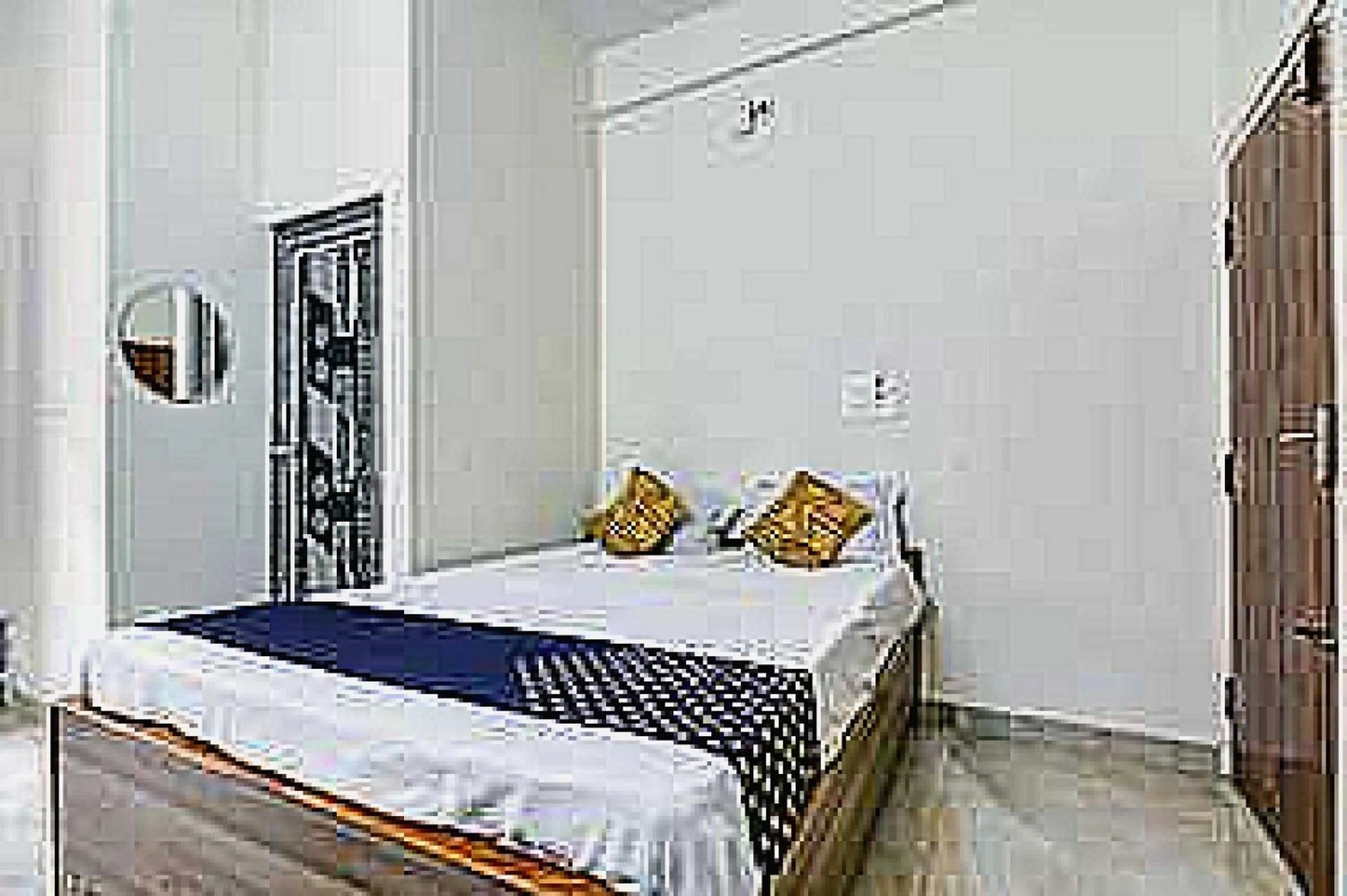 Facade/entrance, Bed in Hotel O SLV Boarding & Lodging