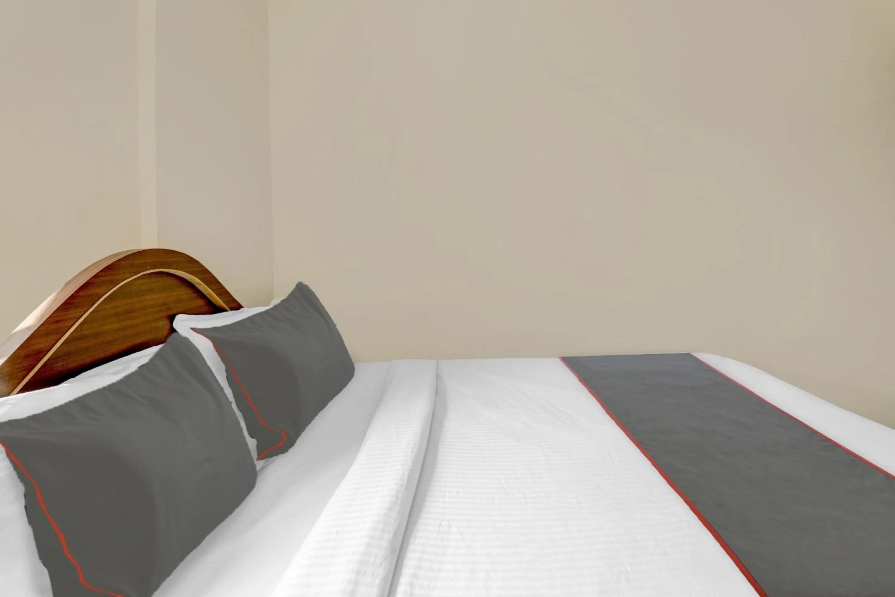 Bedroom, Bed in Hotel O Canton Hotel