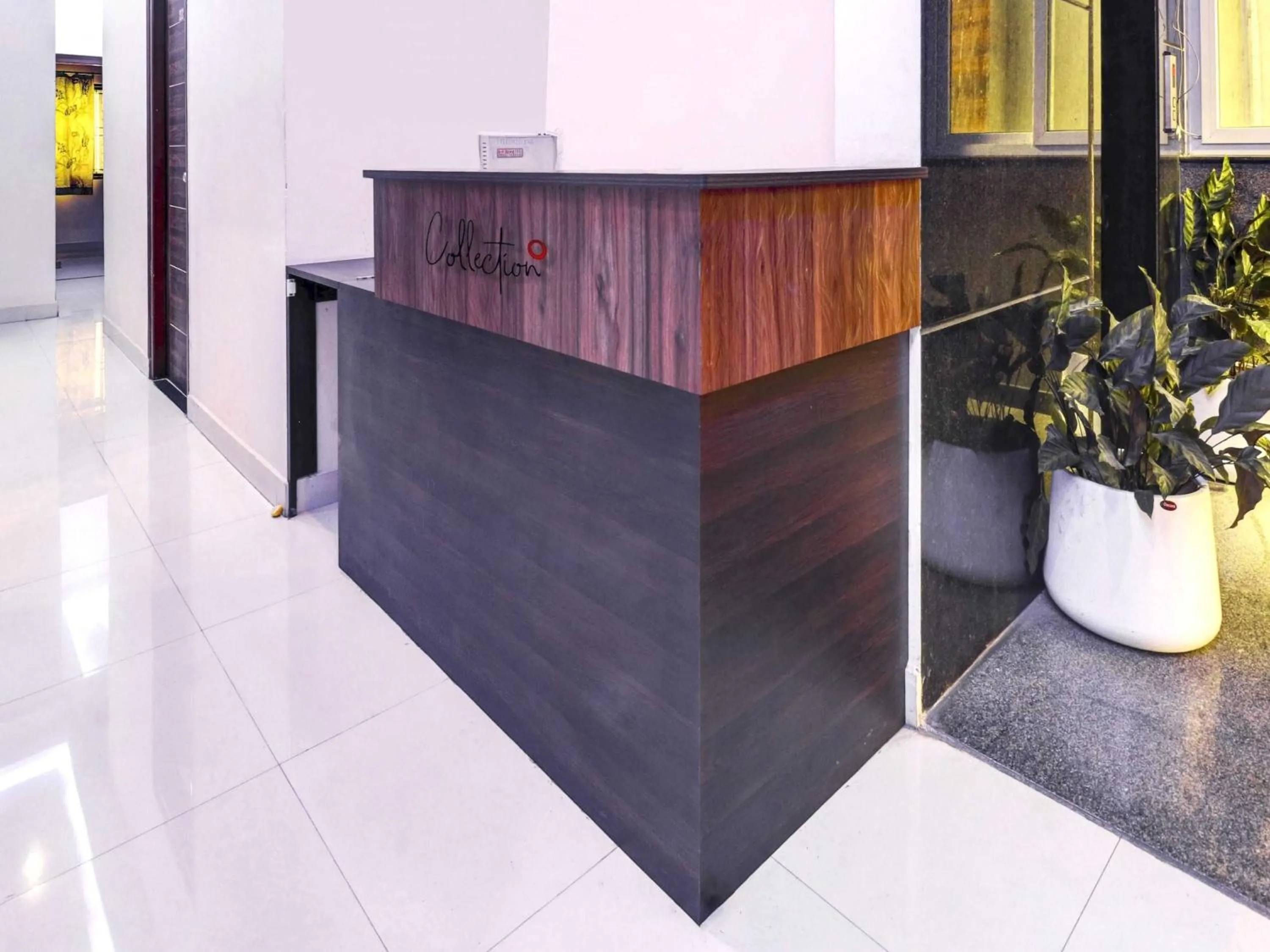 Lobby or reception in Hotel O Canton Hotel