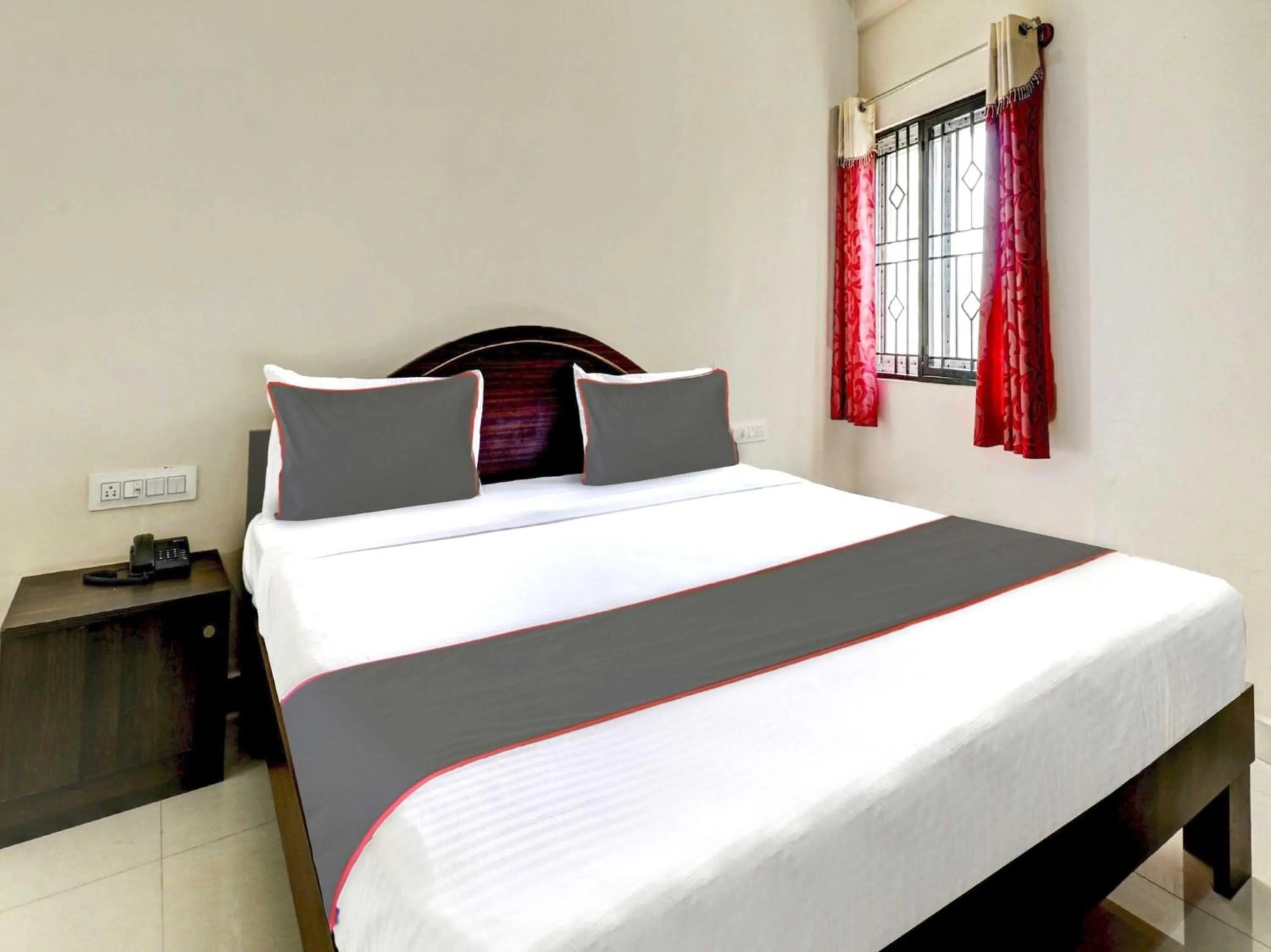 Bedroom, Bed in Hotel O Canton Hotel