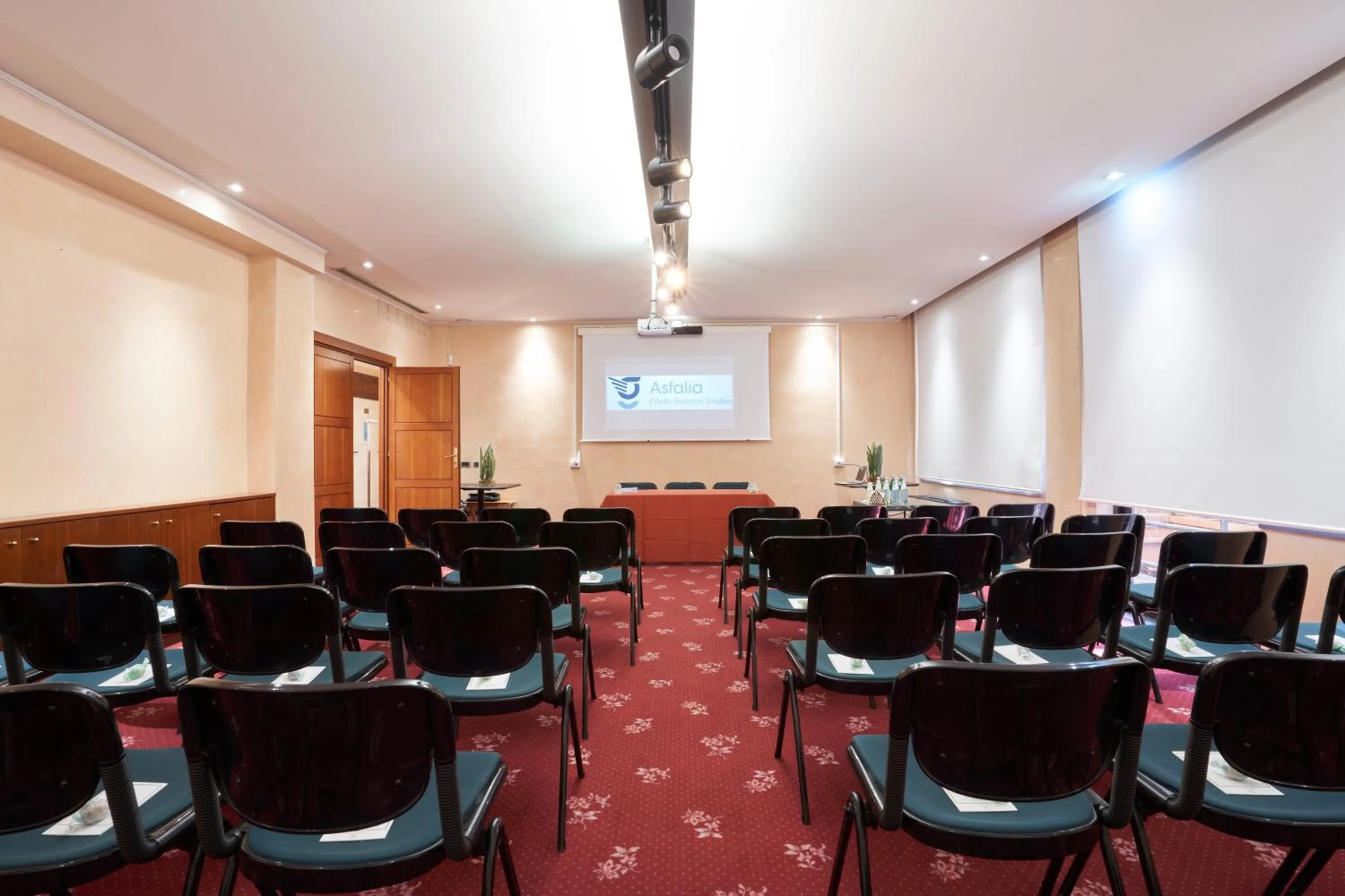 Meeting/conference room in Hotel Cyrano