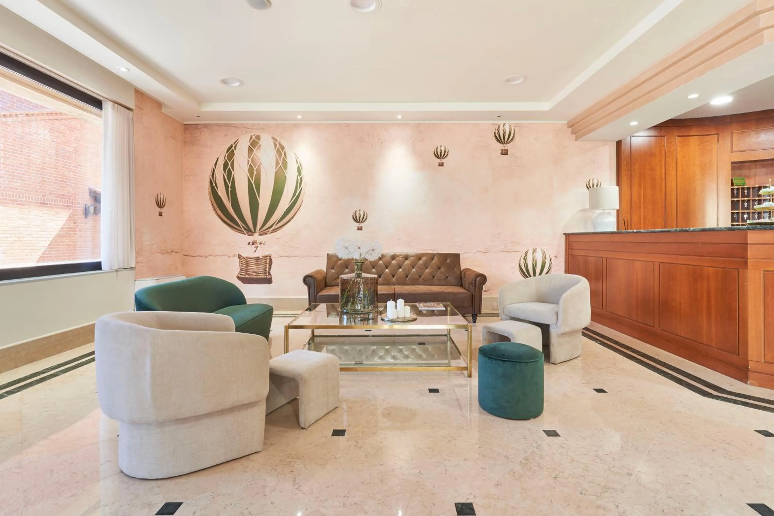 Lobby or reception in Hotel Cyrano