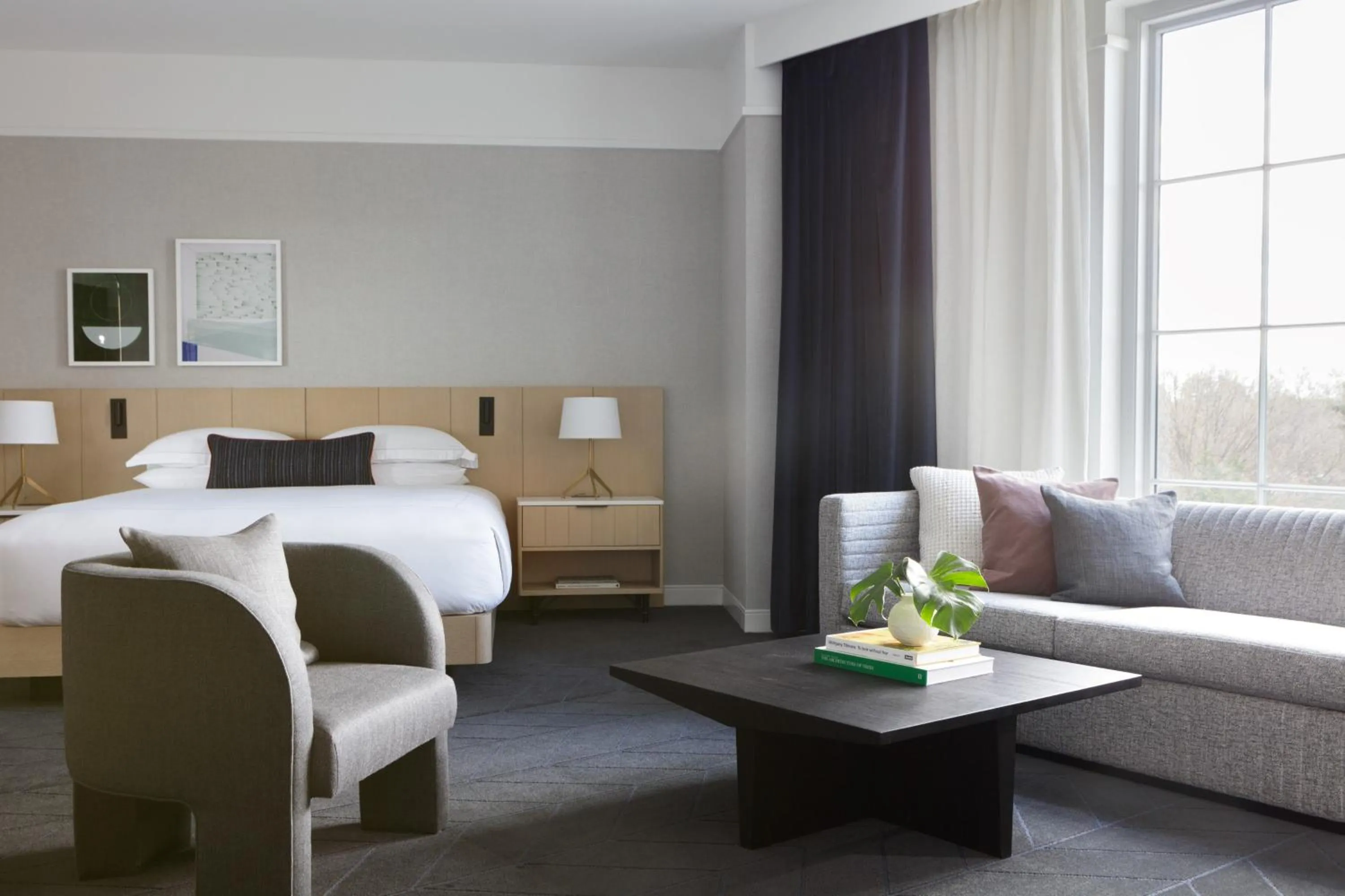 Photo of the whole room, Bed in Kimpton - The Forum Hotel by IHG