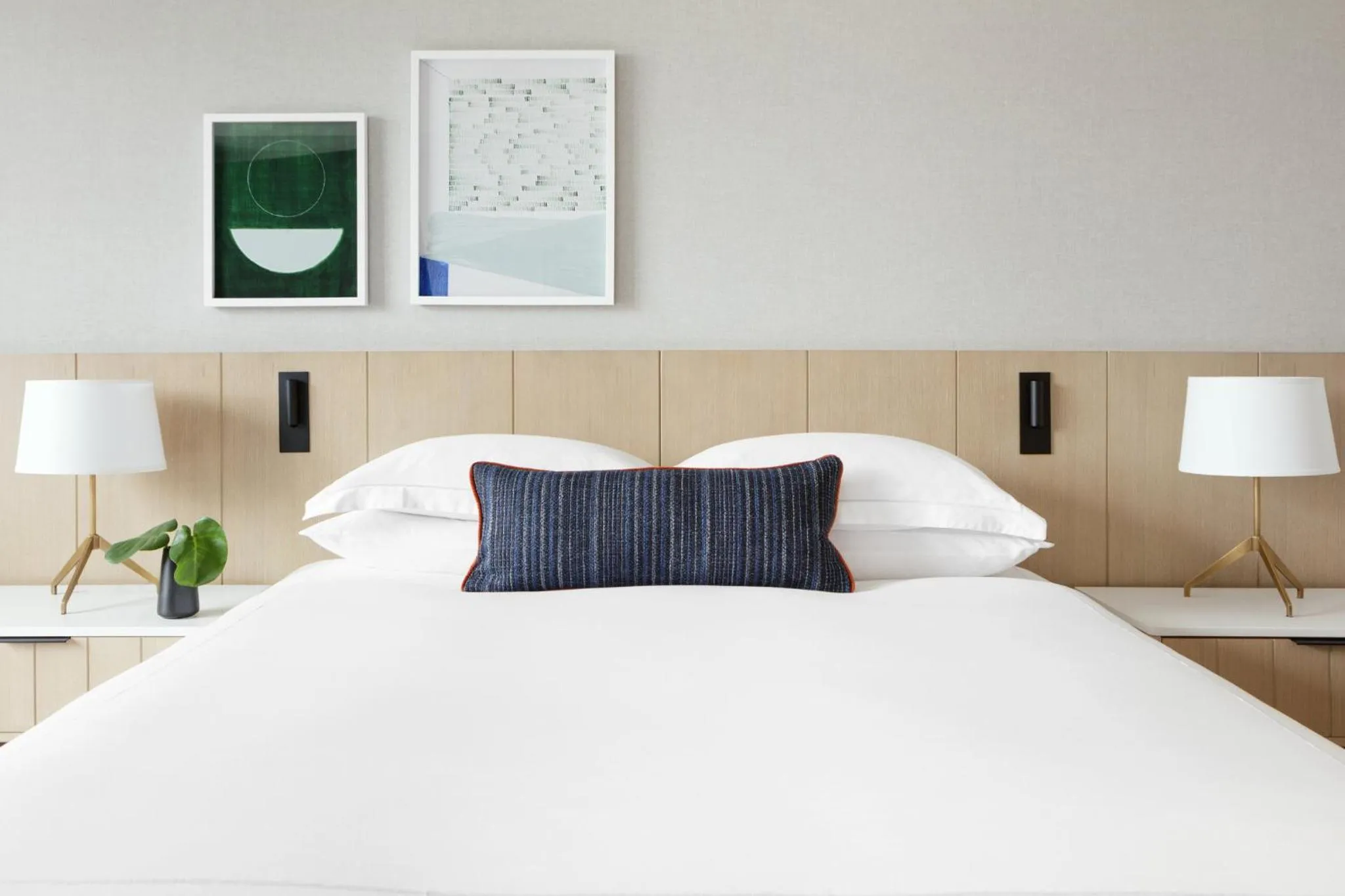 Photo of the whole room, Bed in Kimpton - The Forum Hotel by IHG