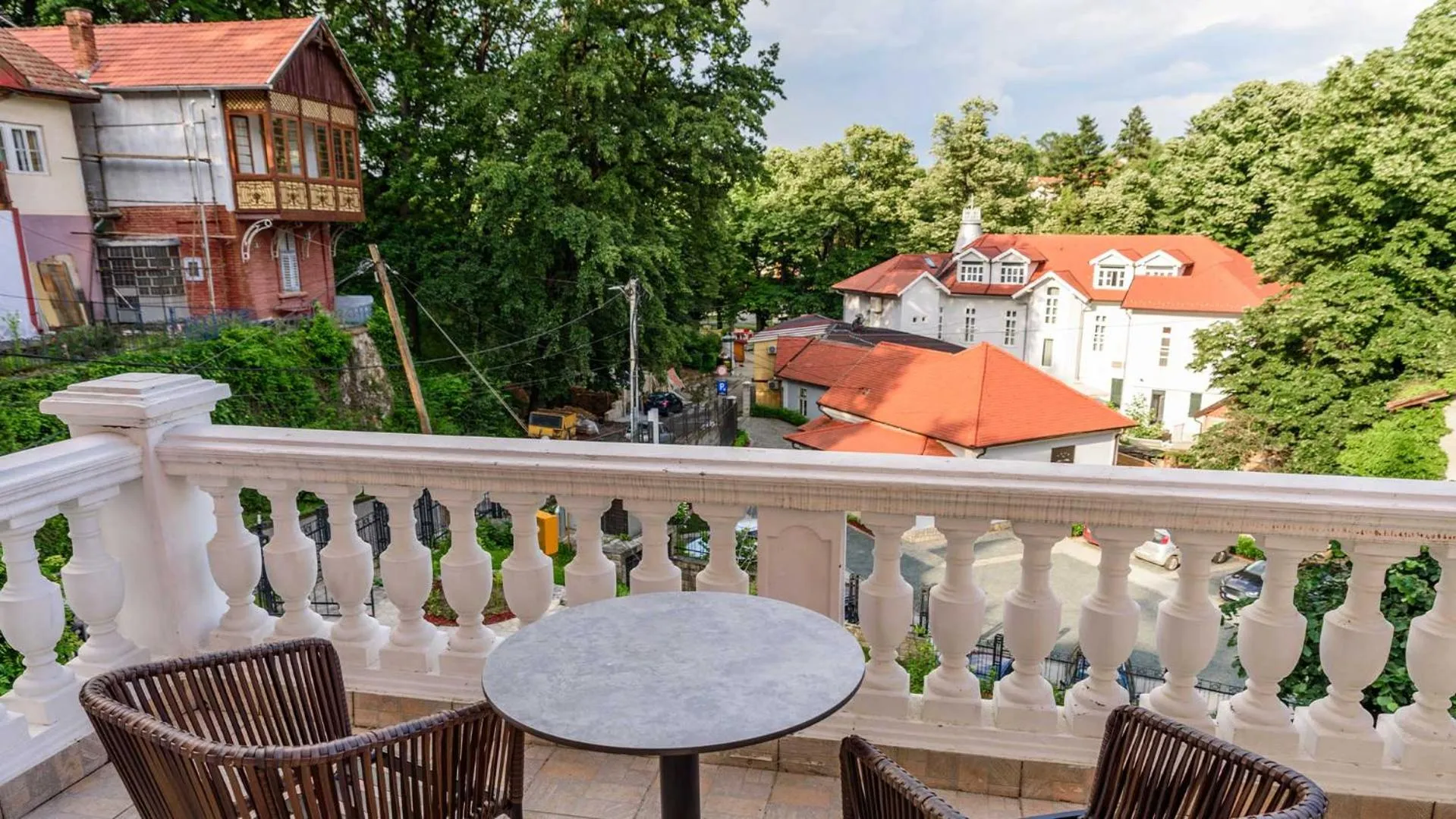 Natural landscape in Emilia Lux Rooms