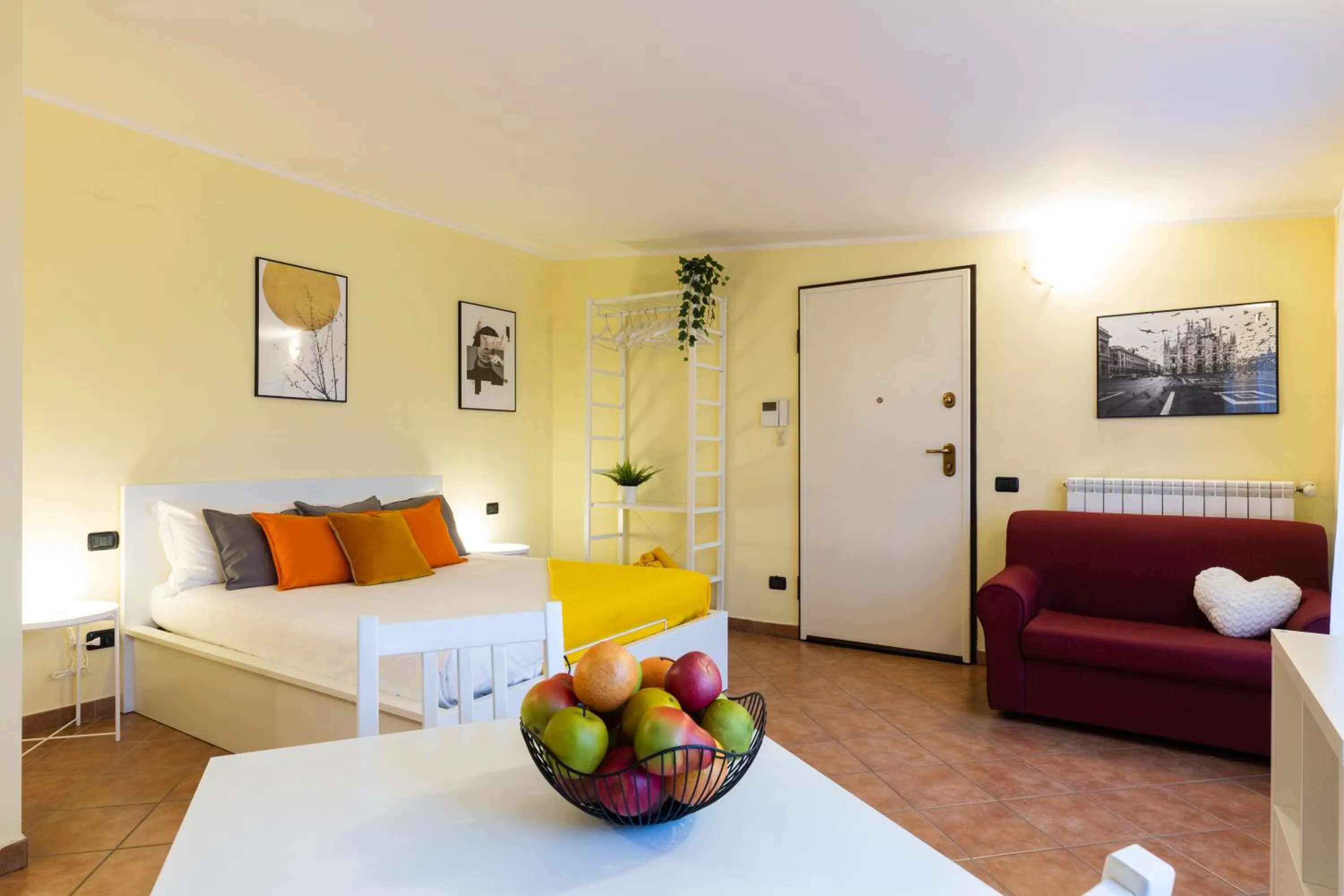 Bed in Gorla Skyline - Top Floor Apartment