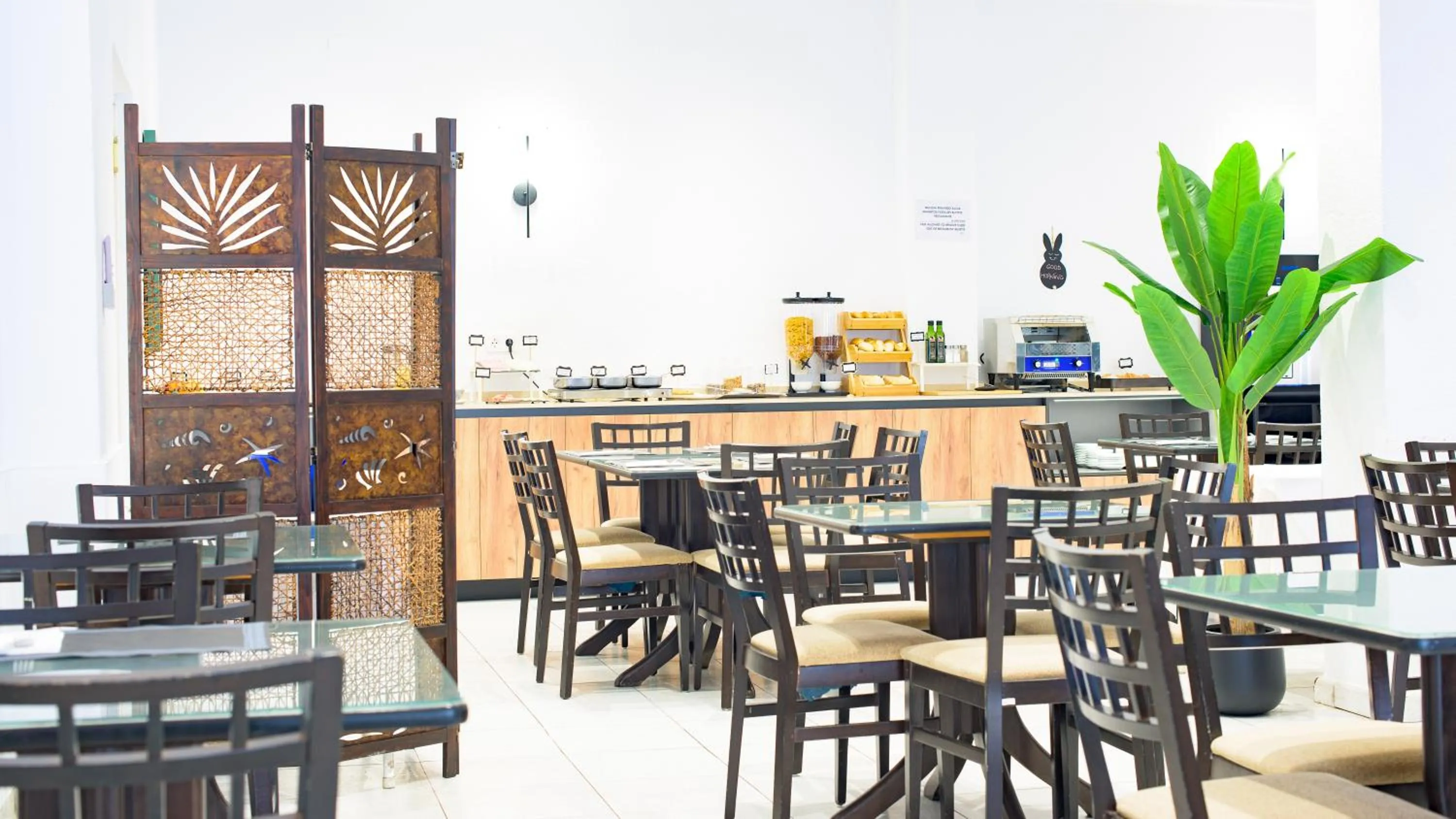 Restaurant/places to eat in Hotel Eden Mar