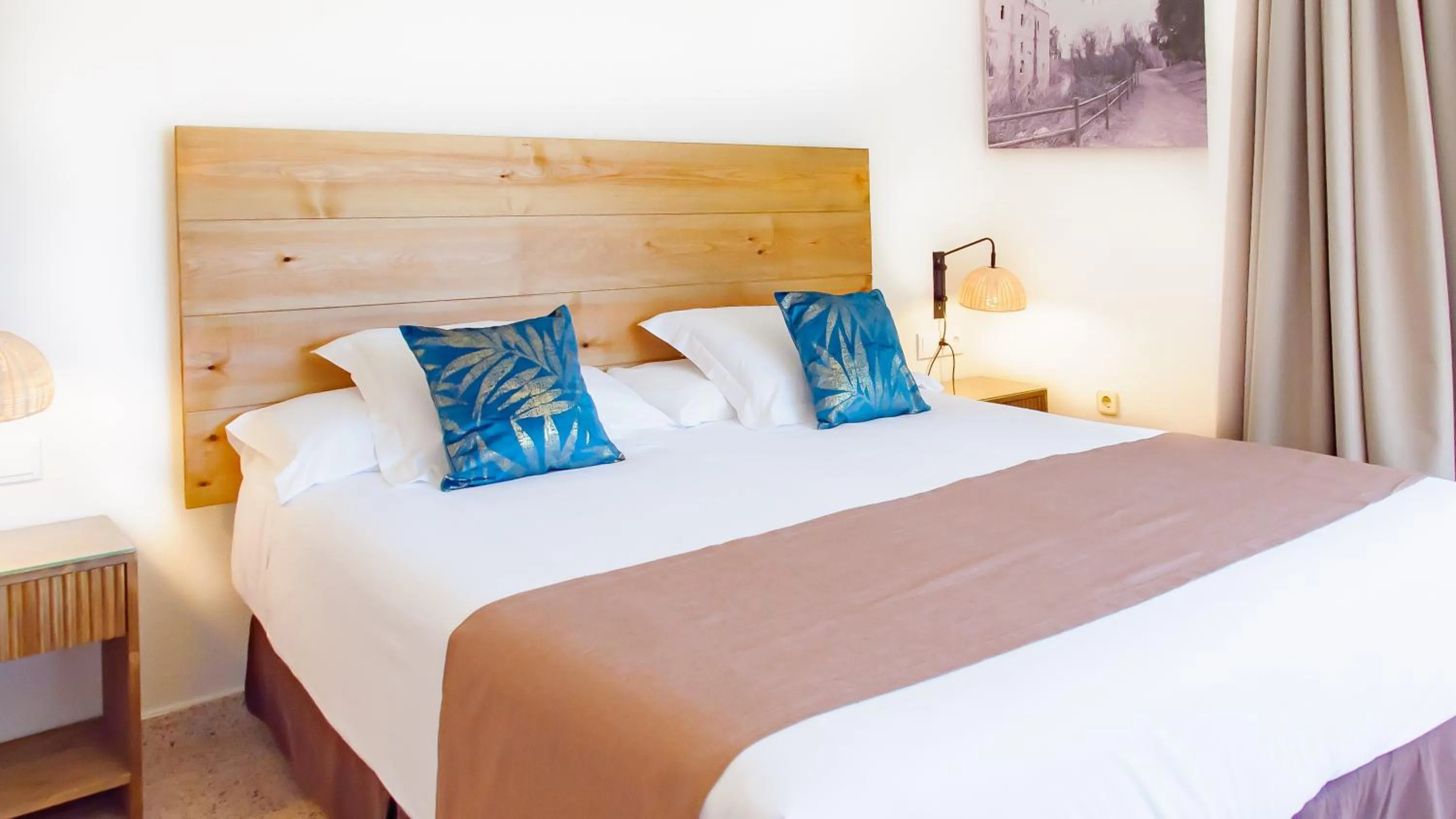 Bed in Hotel Eden Mar