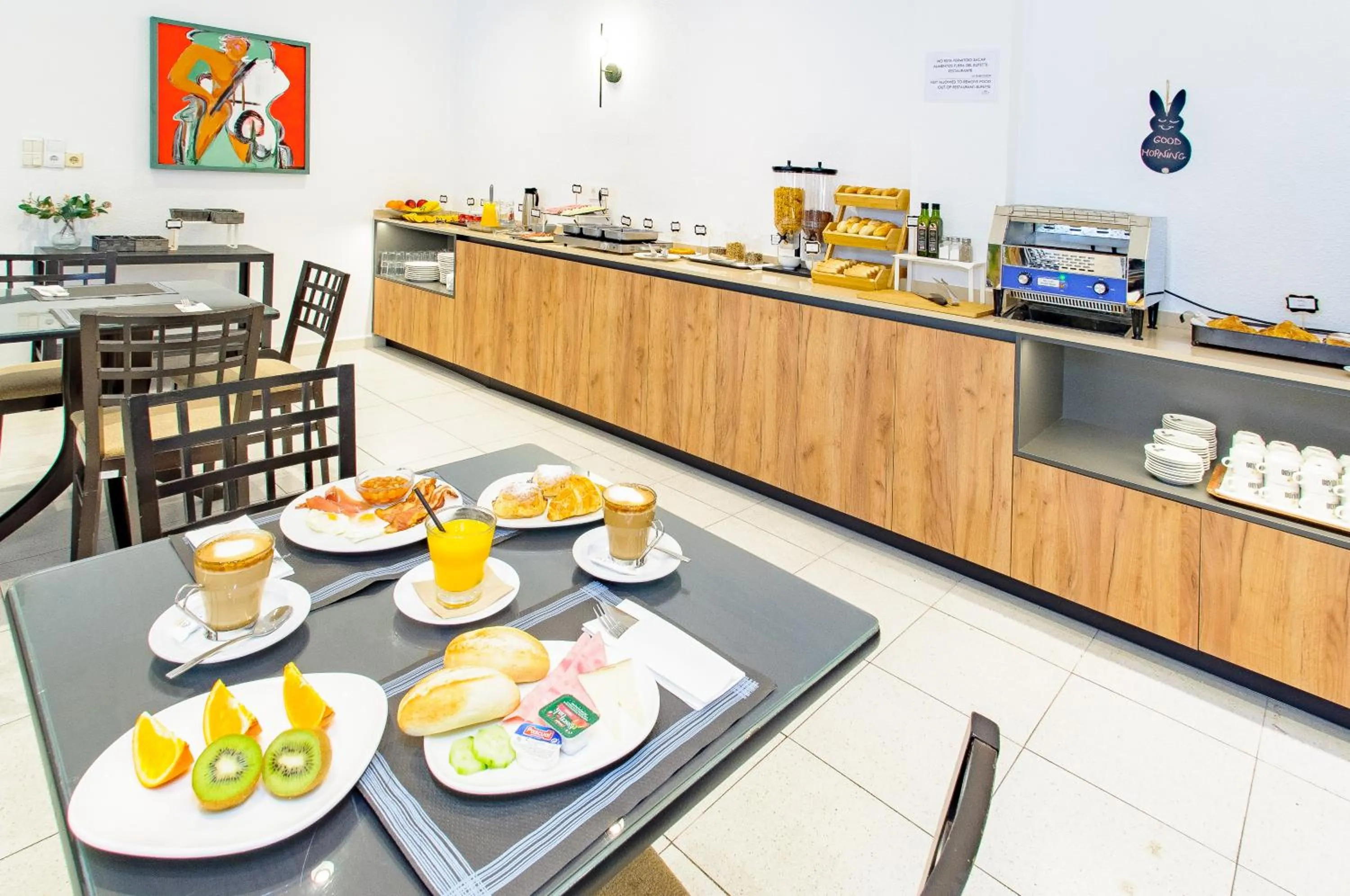 Restaurant/places to eat in Hotel Eden Mar