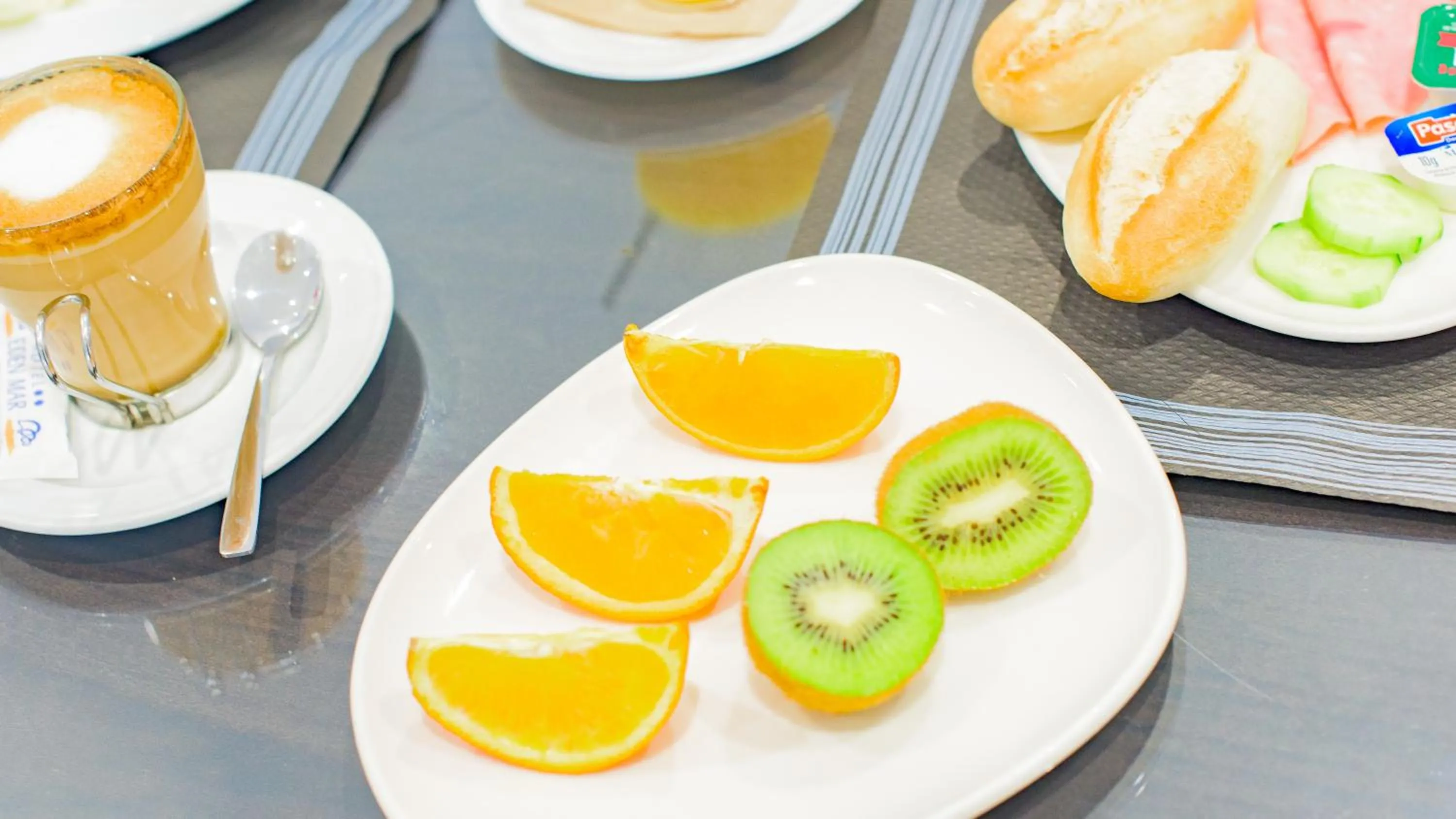 Restaurant/places to eat in Hotel Eden Mar