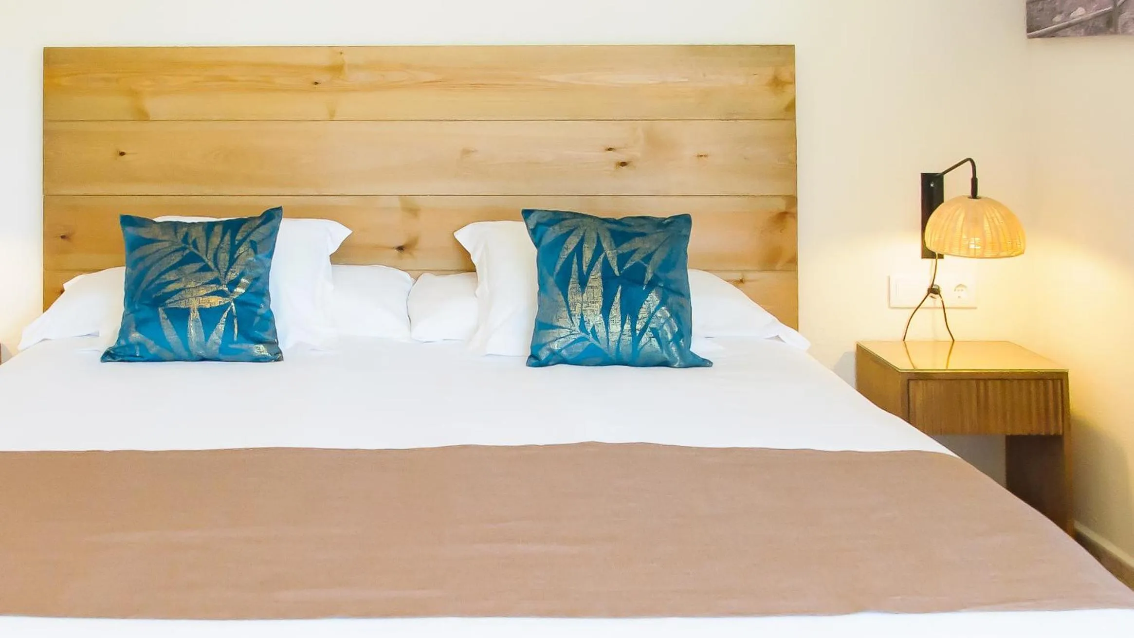 Bed in Hotel Eden Mar