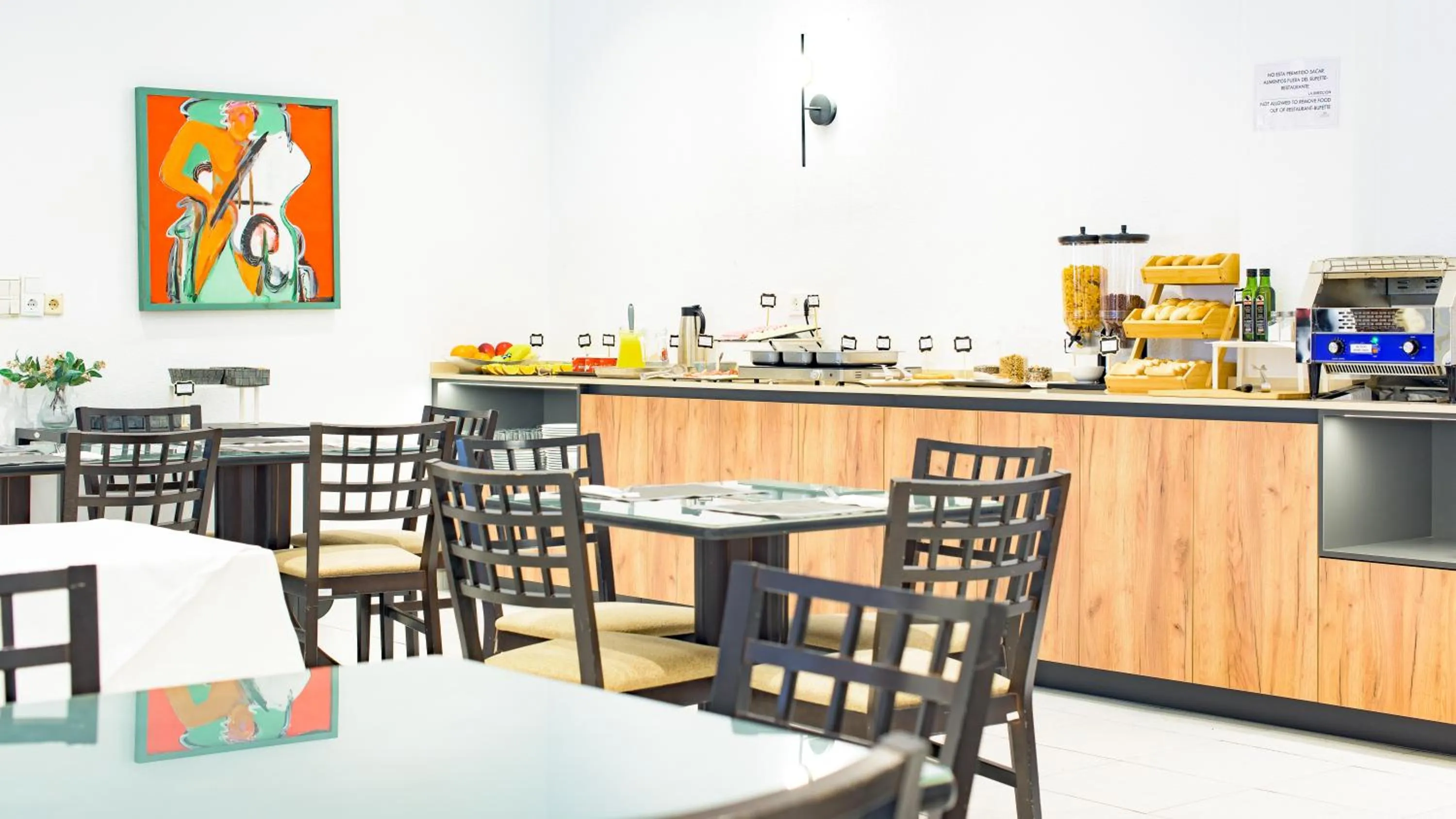 Restaurant/places to eat in Hotel Eden Mar