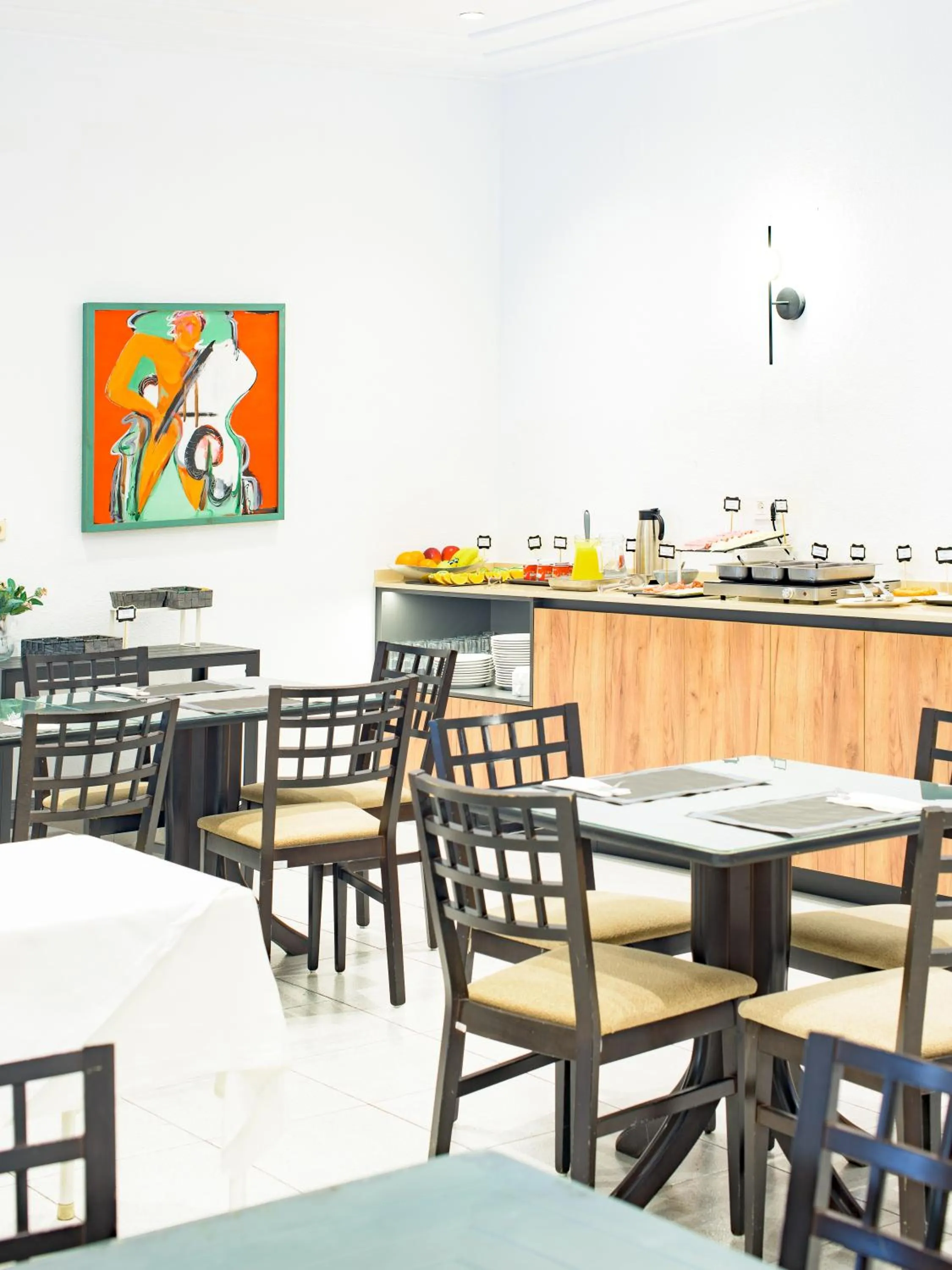 Restaurant/places to eat in Hotel Eden Mar