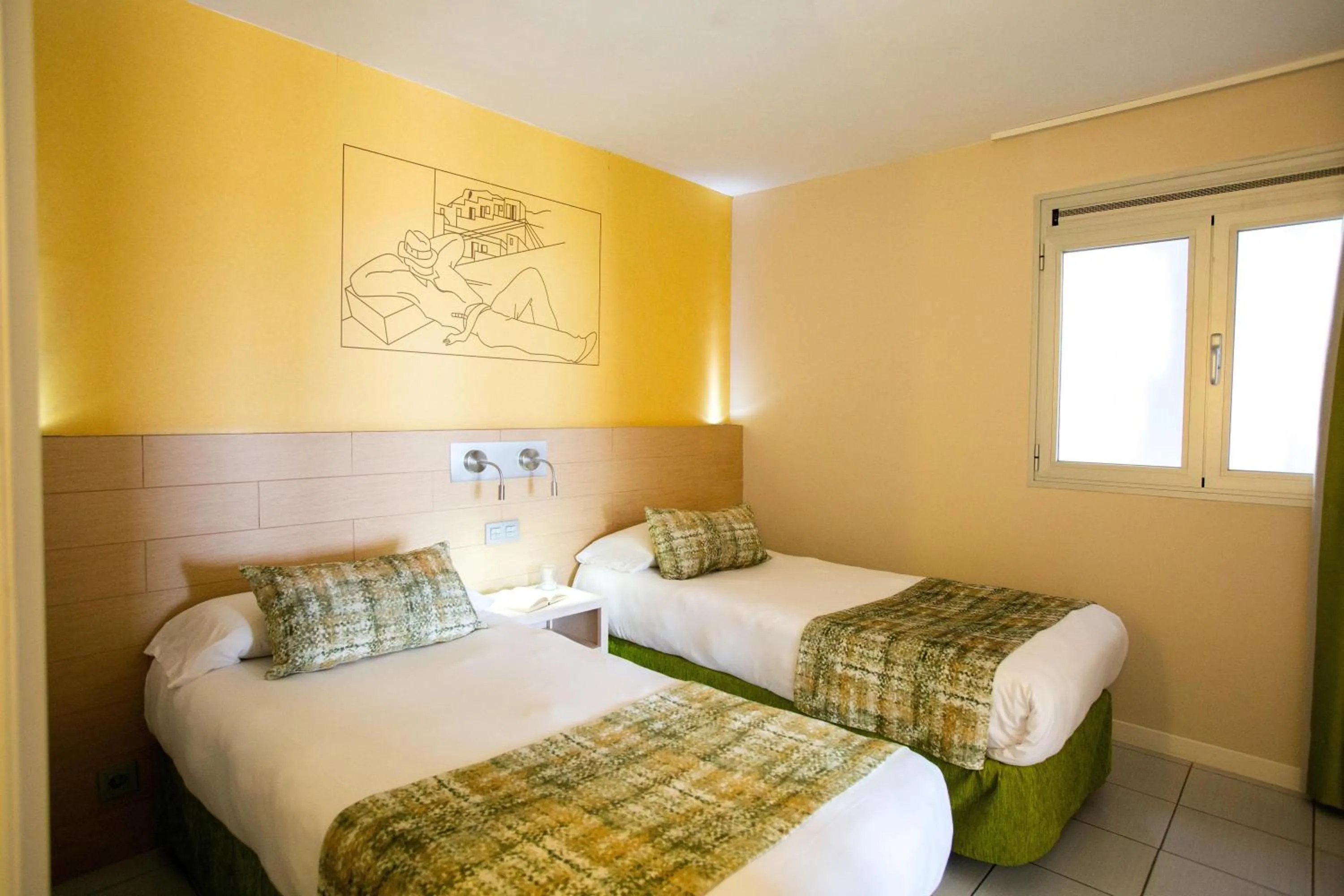 Photo of the whole room, Bed in Servatur Riosol