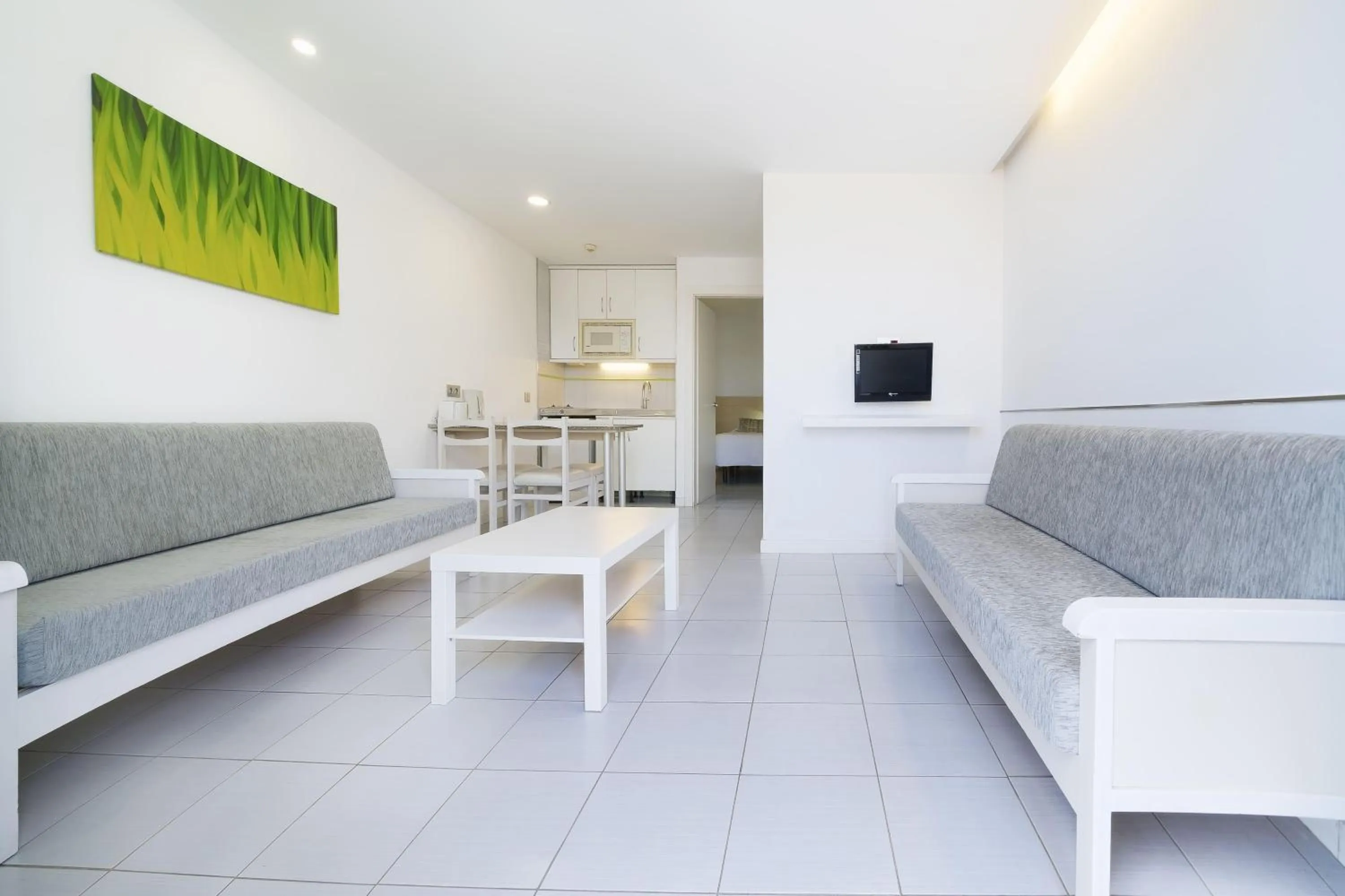 Photo of the whole room in Servatur Riosol