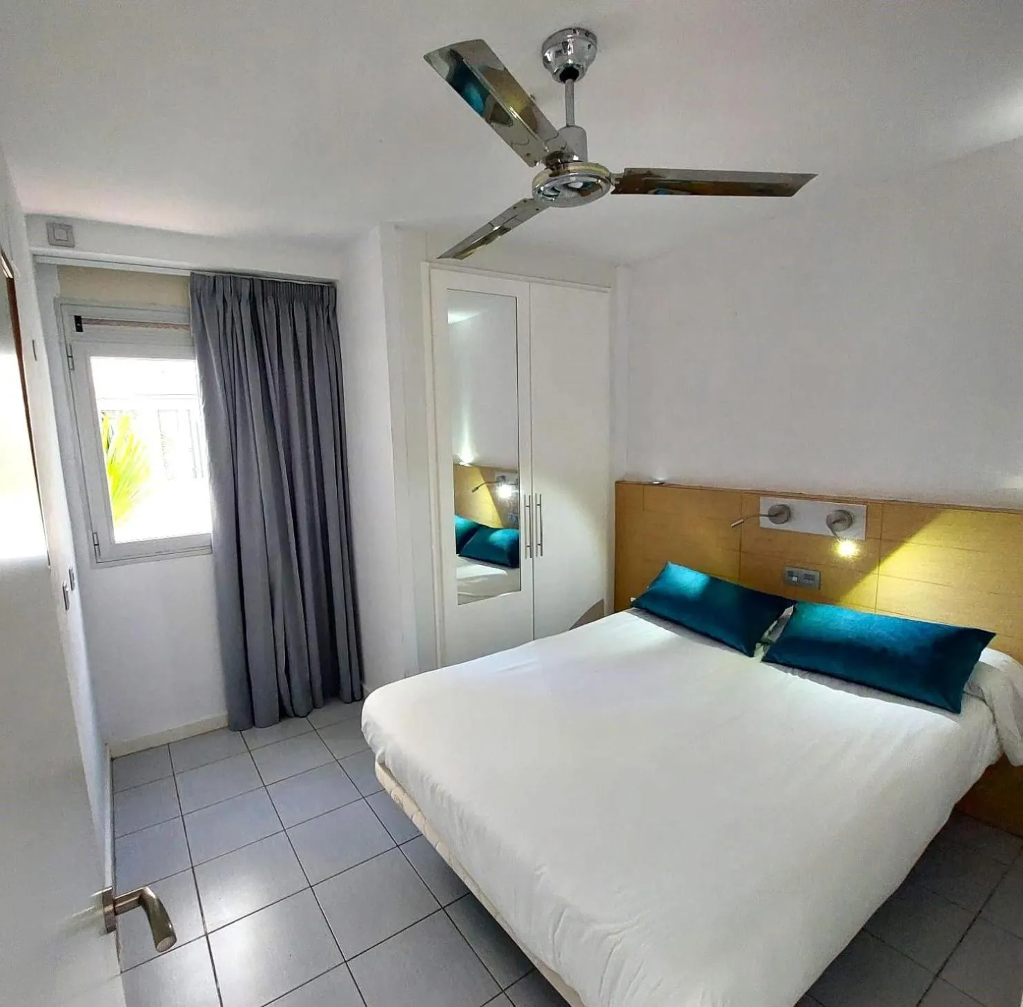 Photo of the whole room, Bed in Servatur Riosol