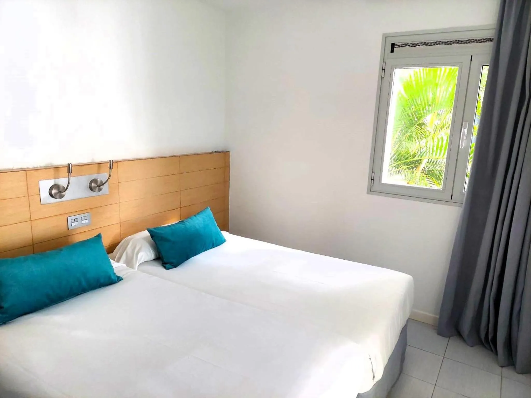 Photo of the whole room, Bed in Servatur Riosol