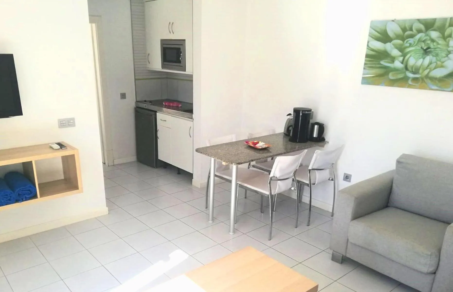 Photo of the whole room in Servatur Riosol