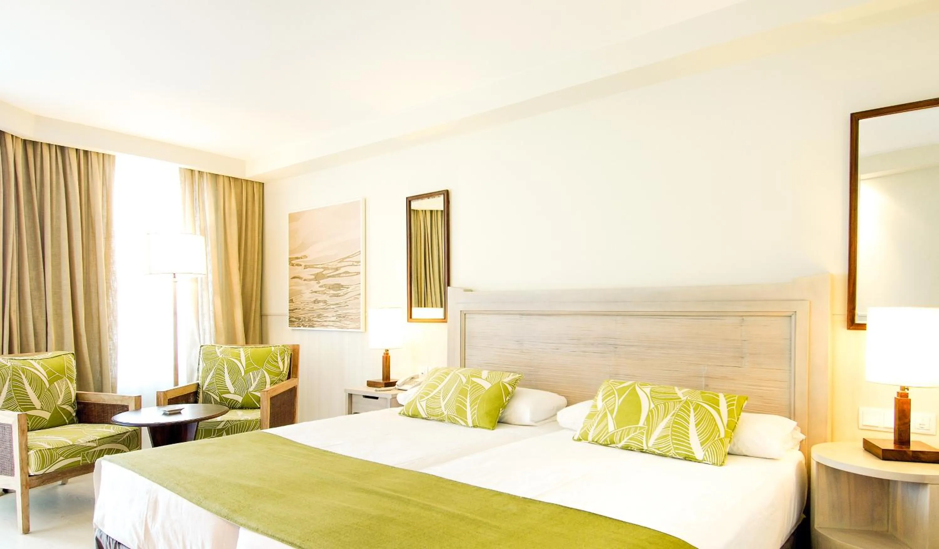 Bedroom in Hotel Tenerife Golf & Seaview