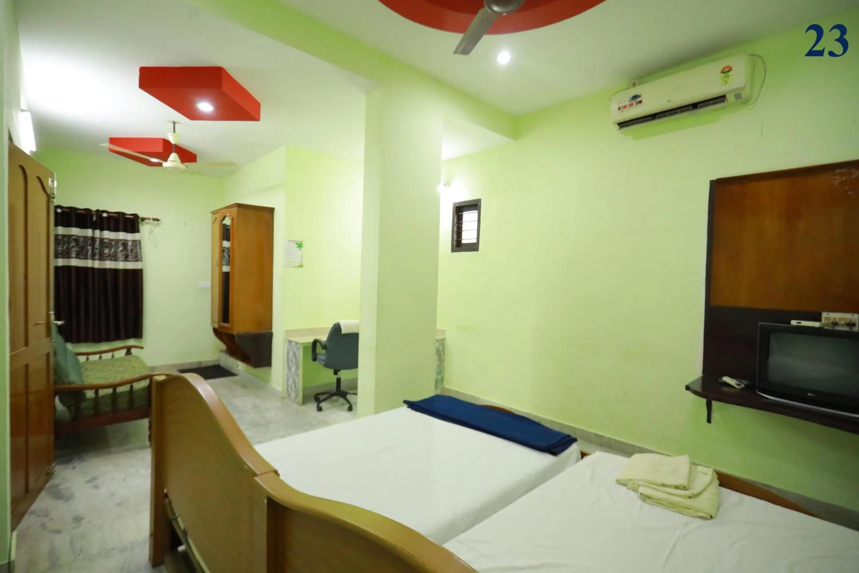 Photo of the whole room in Arackal Tourist Home