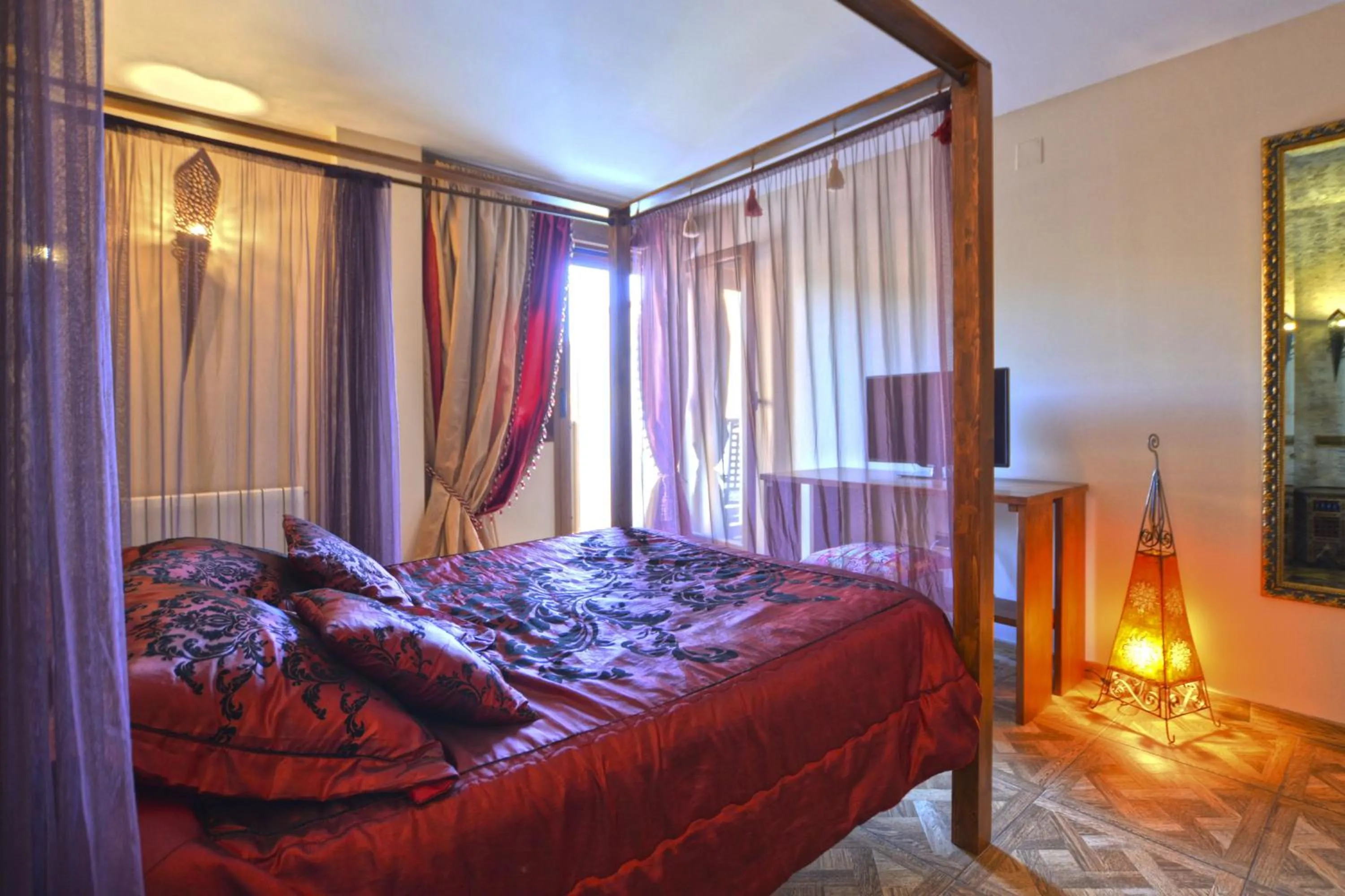 Bed in Hostal Mont Royal