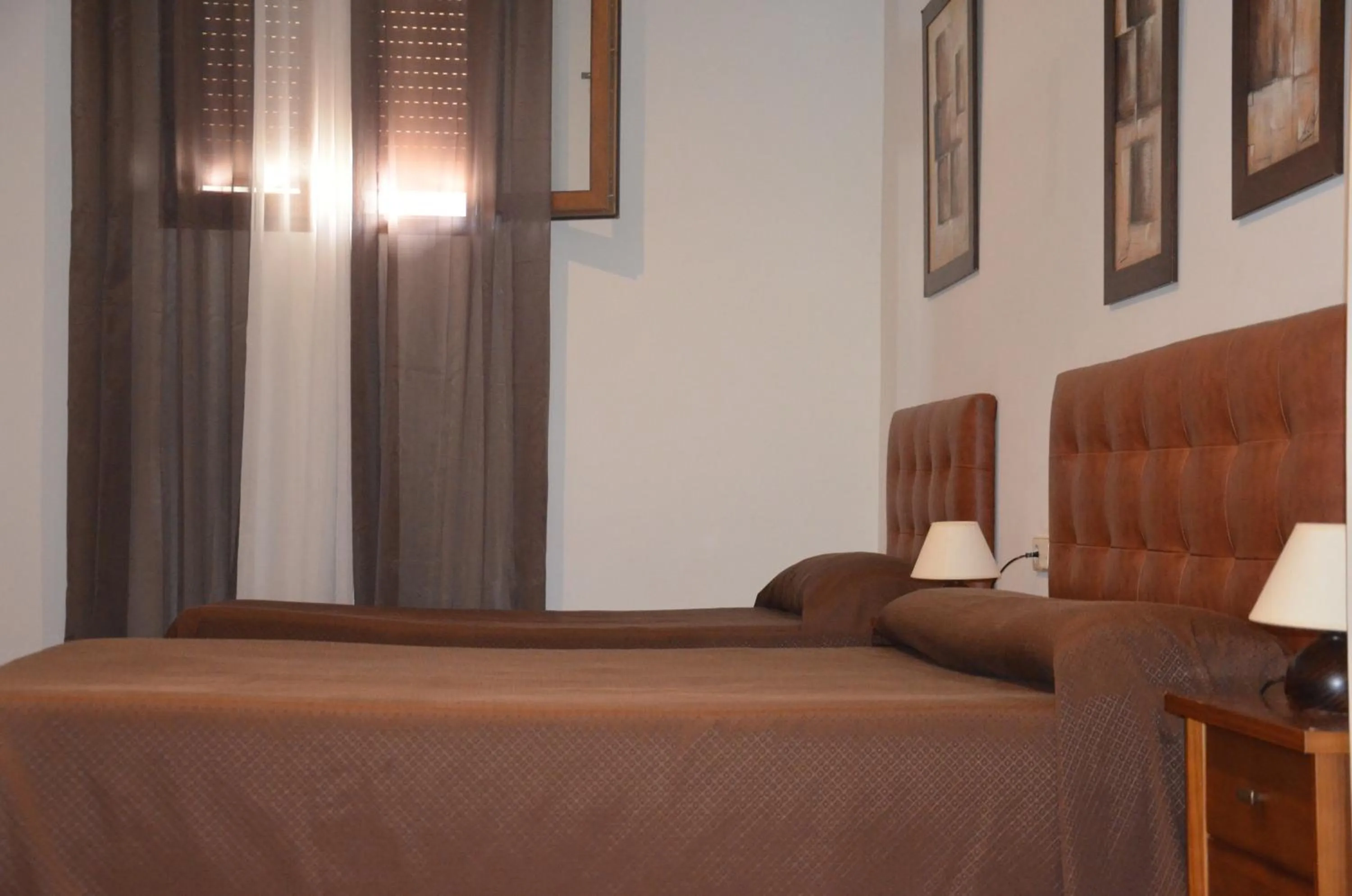 Bed in Hostal Mont Royal