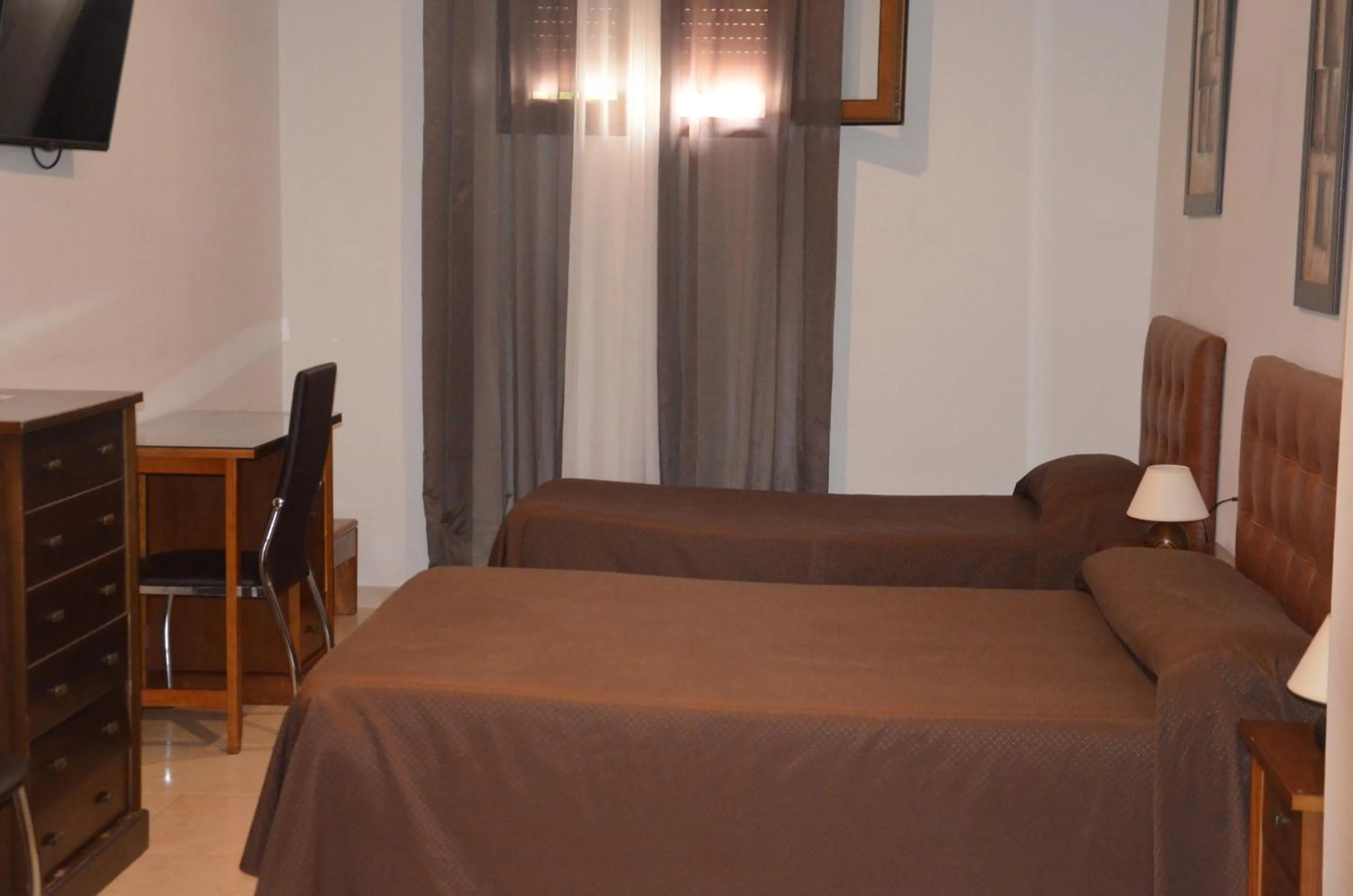 Bed in Hostal Mont Royal